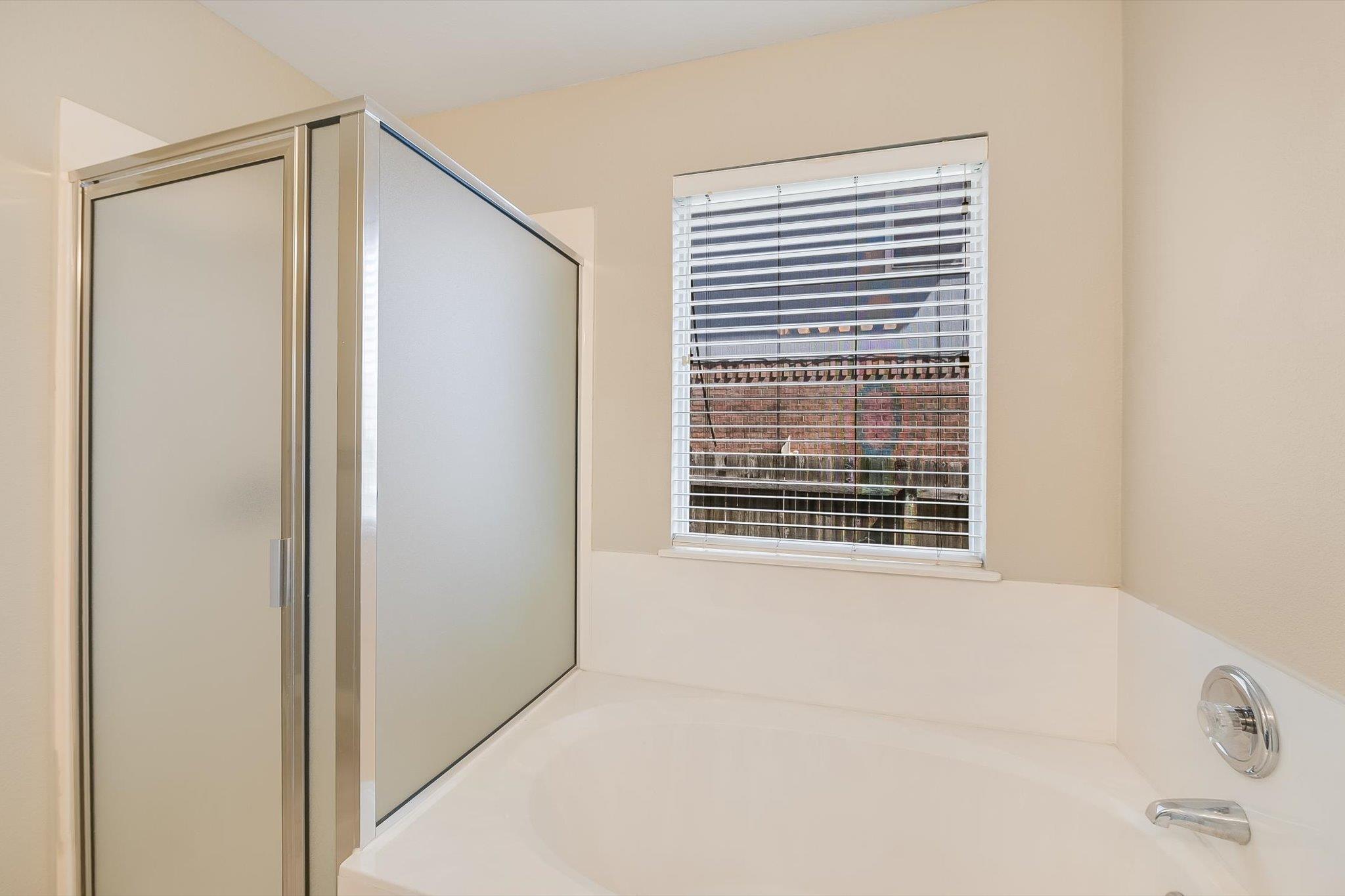 811 Chiselpoint Cv Property Photo 19