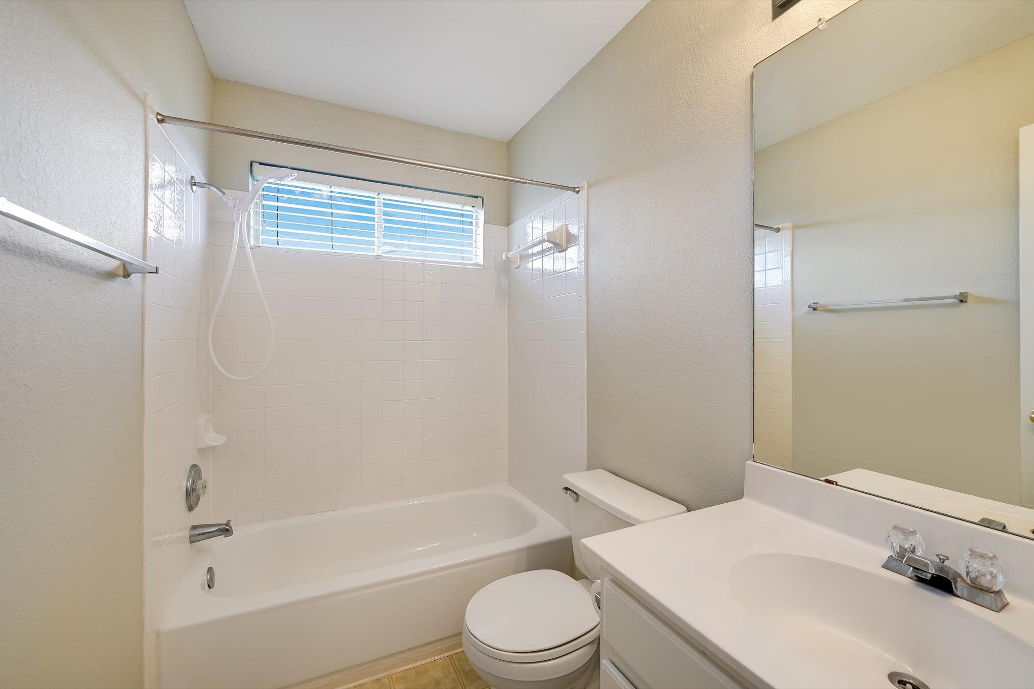 811 Chiselpoint Cv Property Photo 21