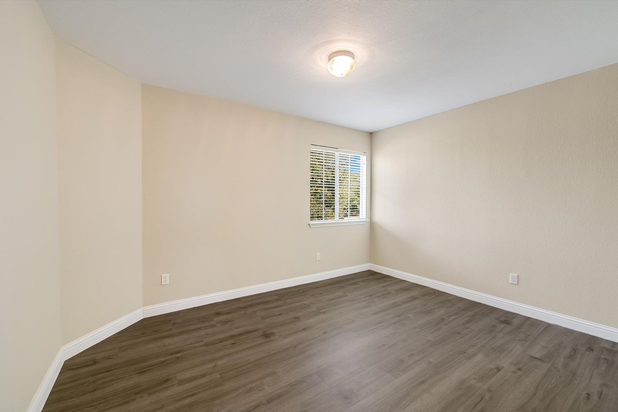 811 Chiselpoint Cv Property Photo 22