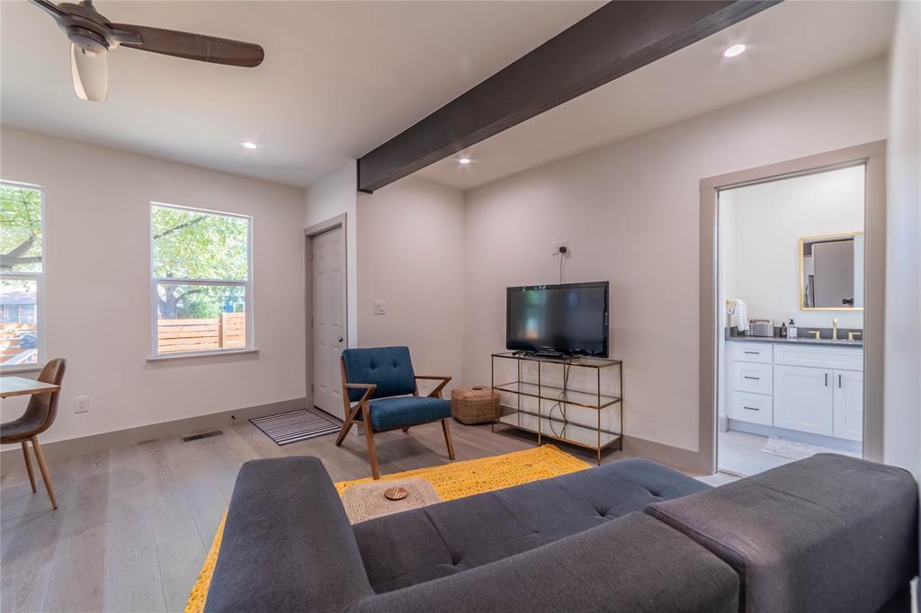 3007 E 14 1/2 St #unit B Property Photo 9