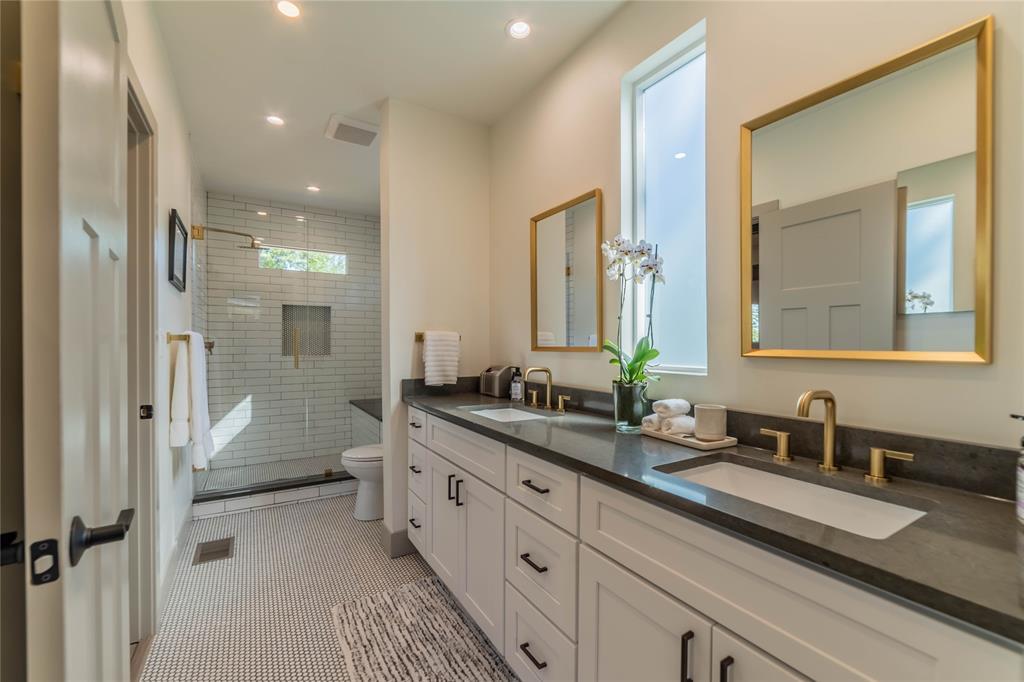 3007 E 14 1/2 St #unit B Property Photo 17