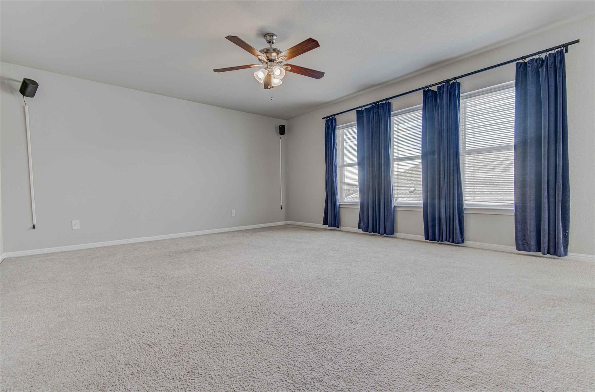 3813 Birdwatch Loop Property Photo 24