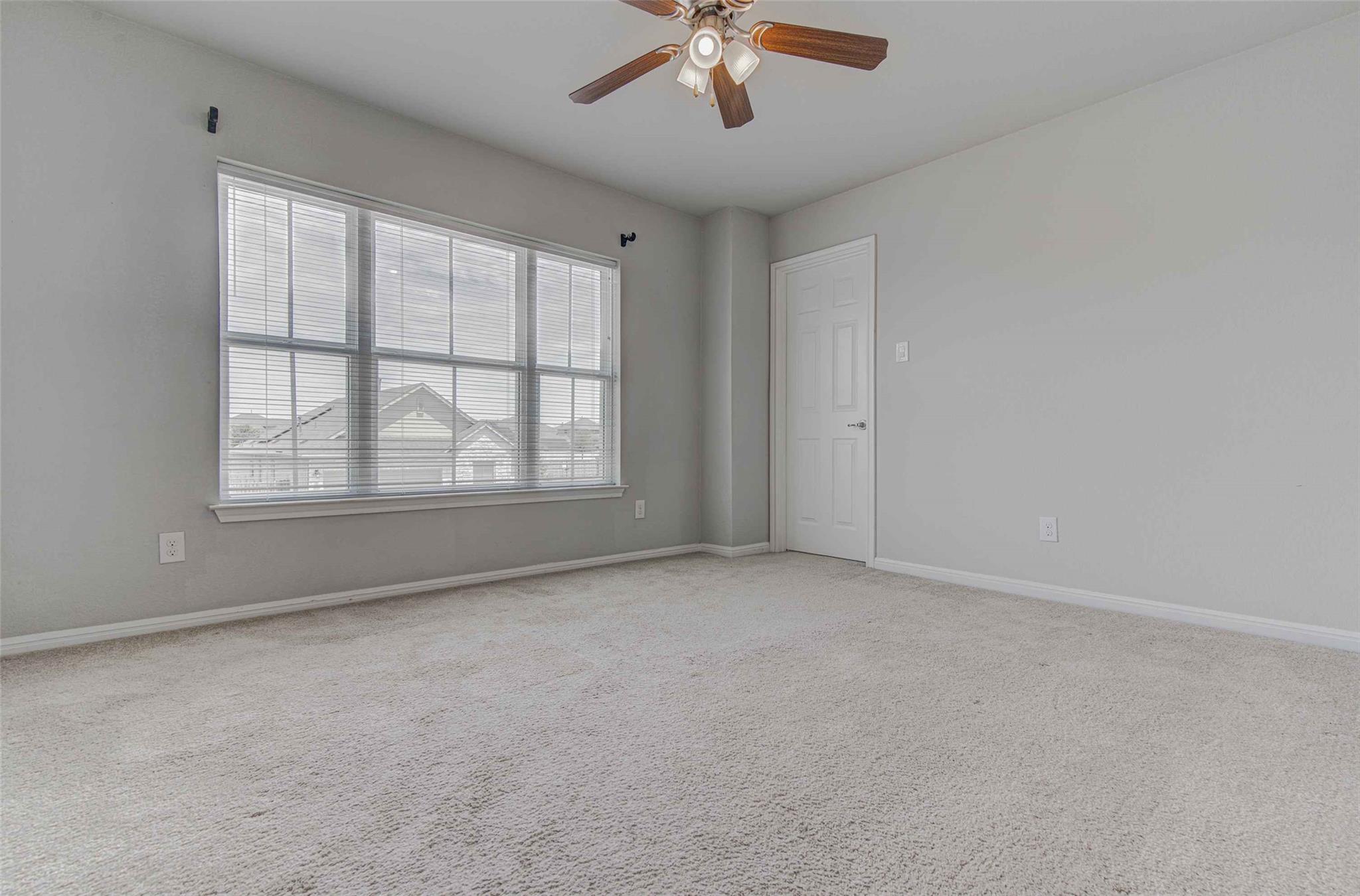 3813 Birdwatch Loop Property Photo 27