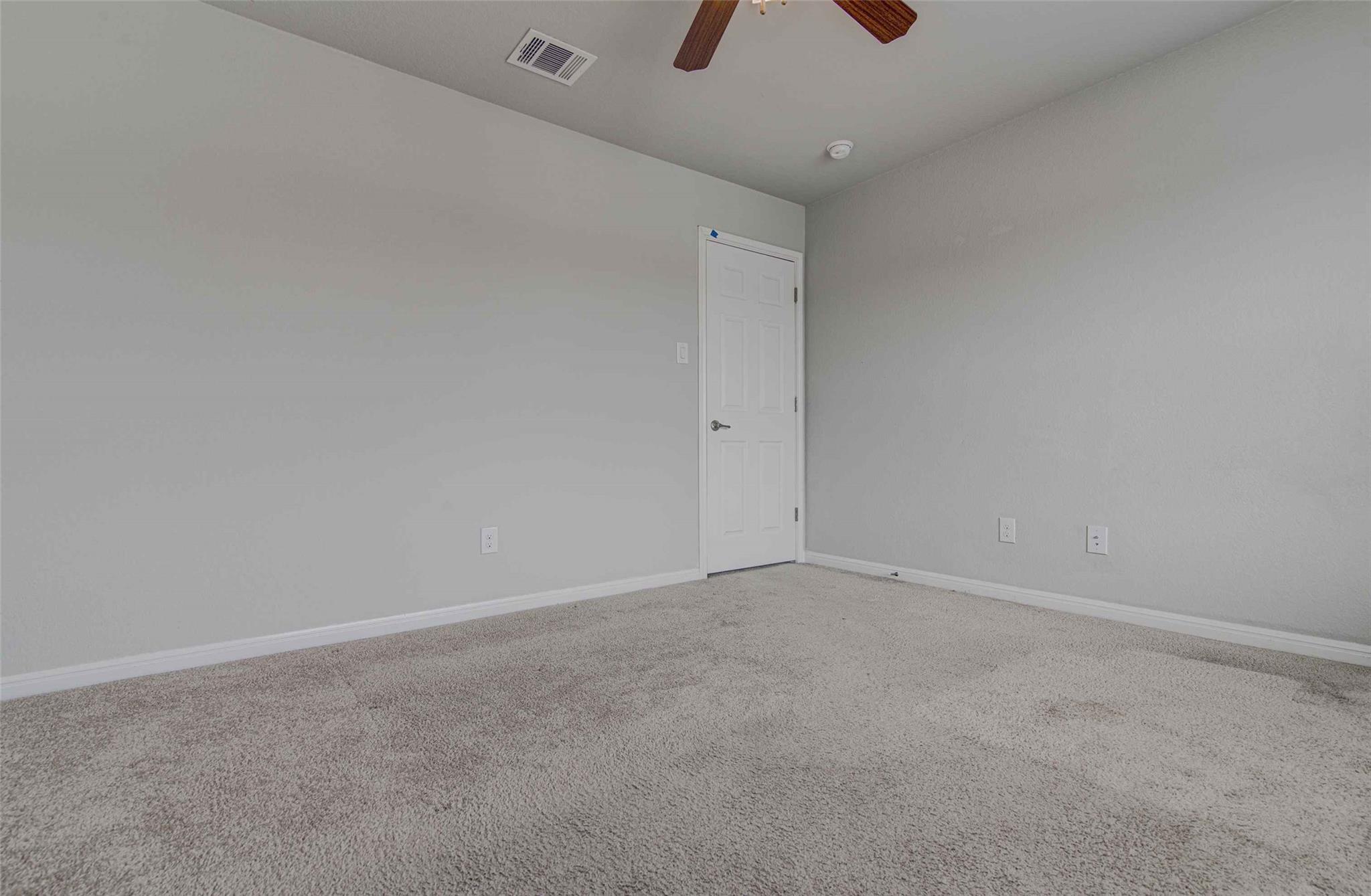 3813 Birdwatch Loop Property Photo 28