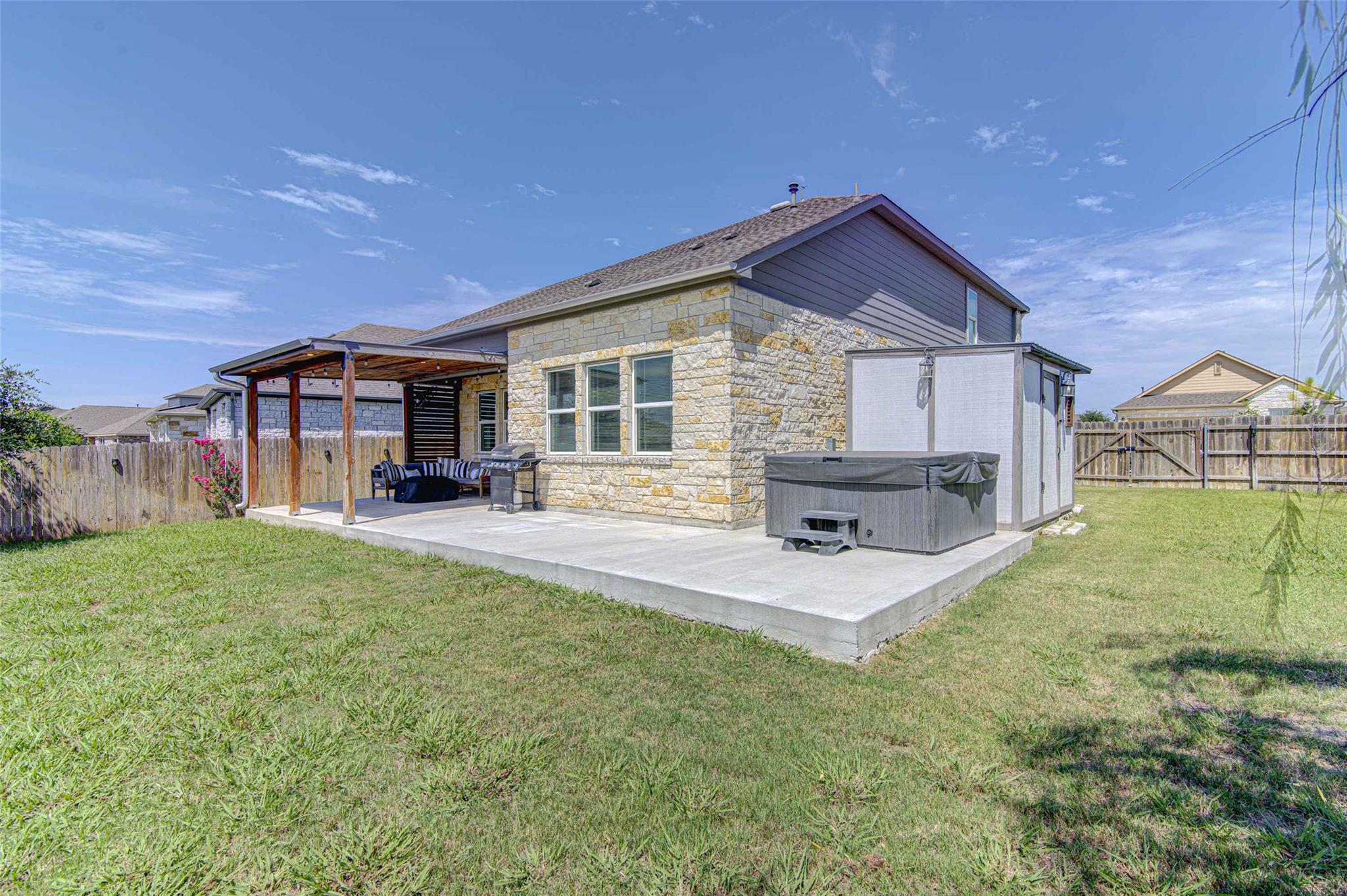 3813 Birdwatch Loop Property Photo 34