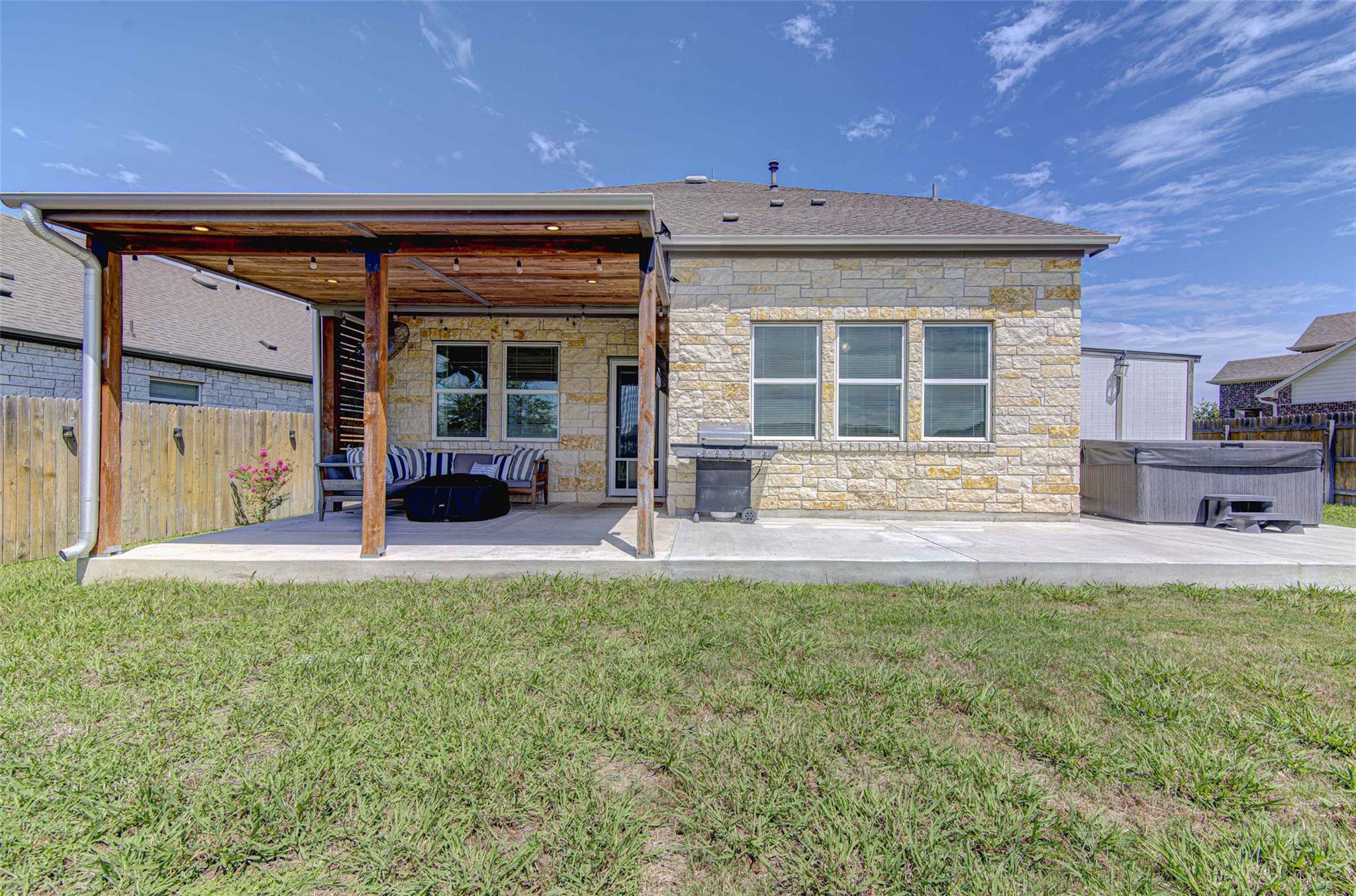 3813 Birdwatch Loop Property Photo 35