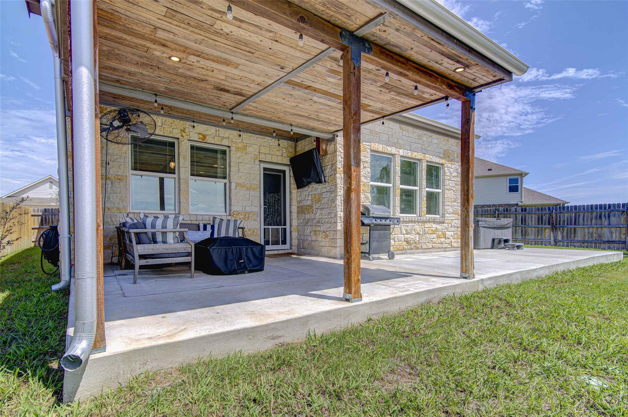 3813 Birdwatch Loop Property Photo 36