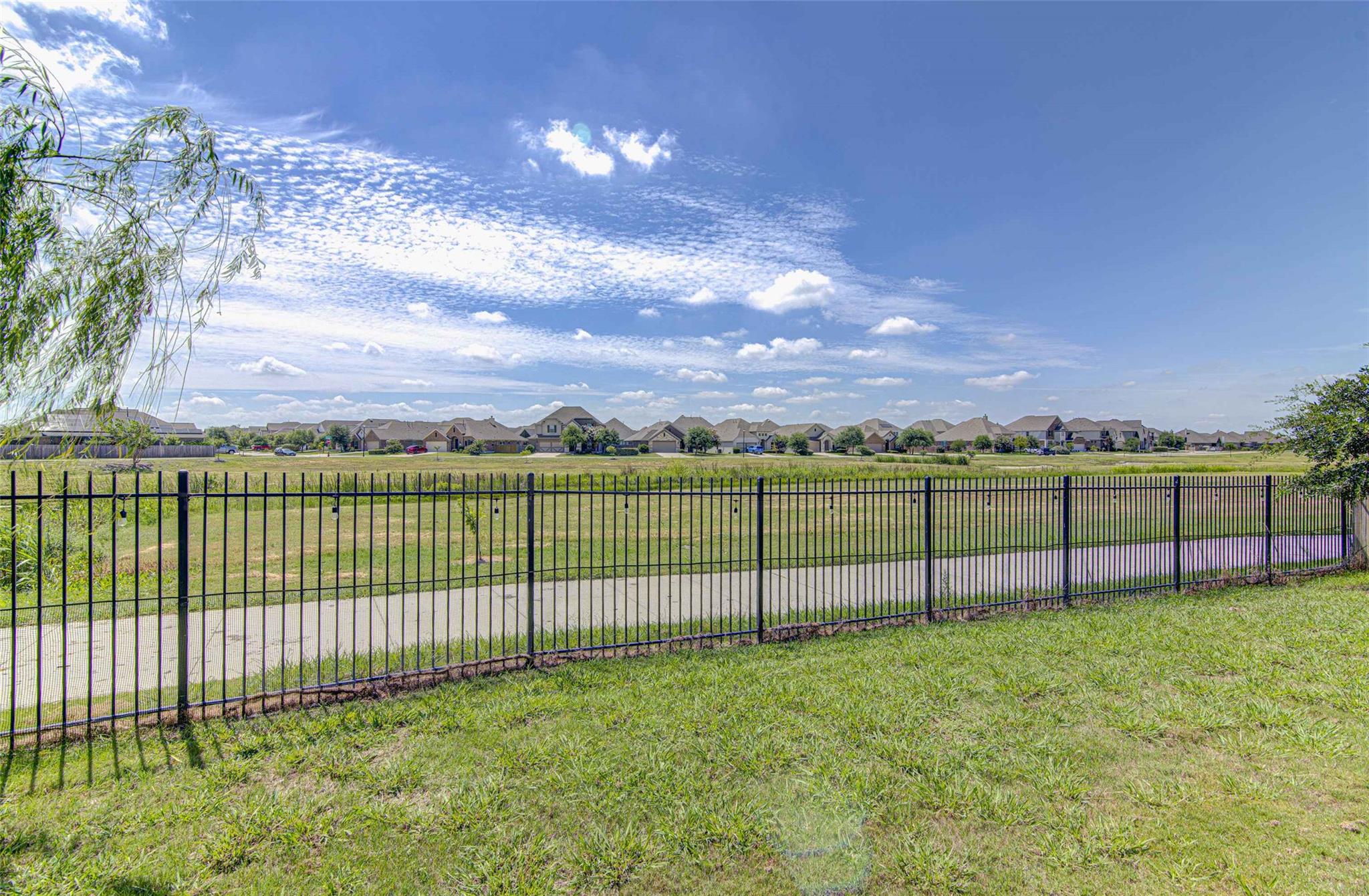 3813 Birdwatch Loop Property Photo 37
