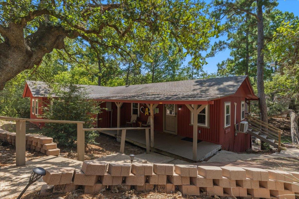 463 Clear Lake Dr Property Photo 1