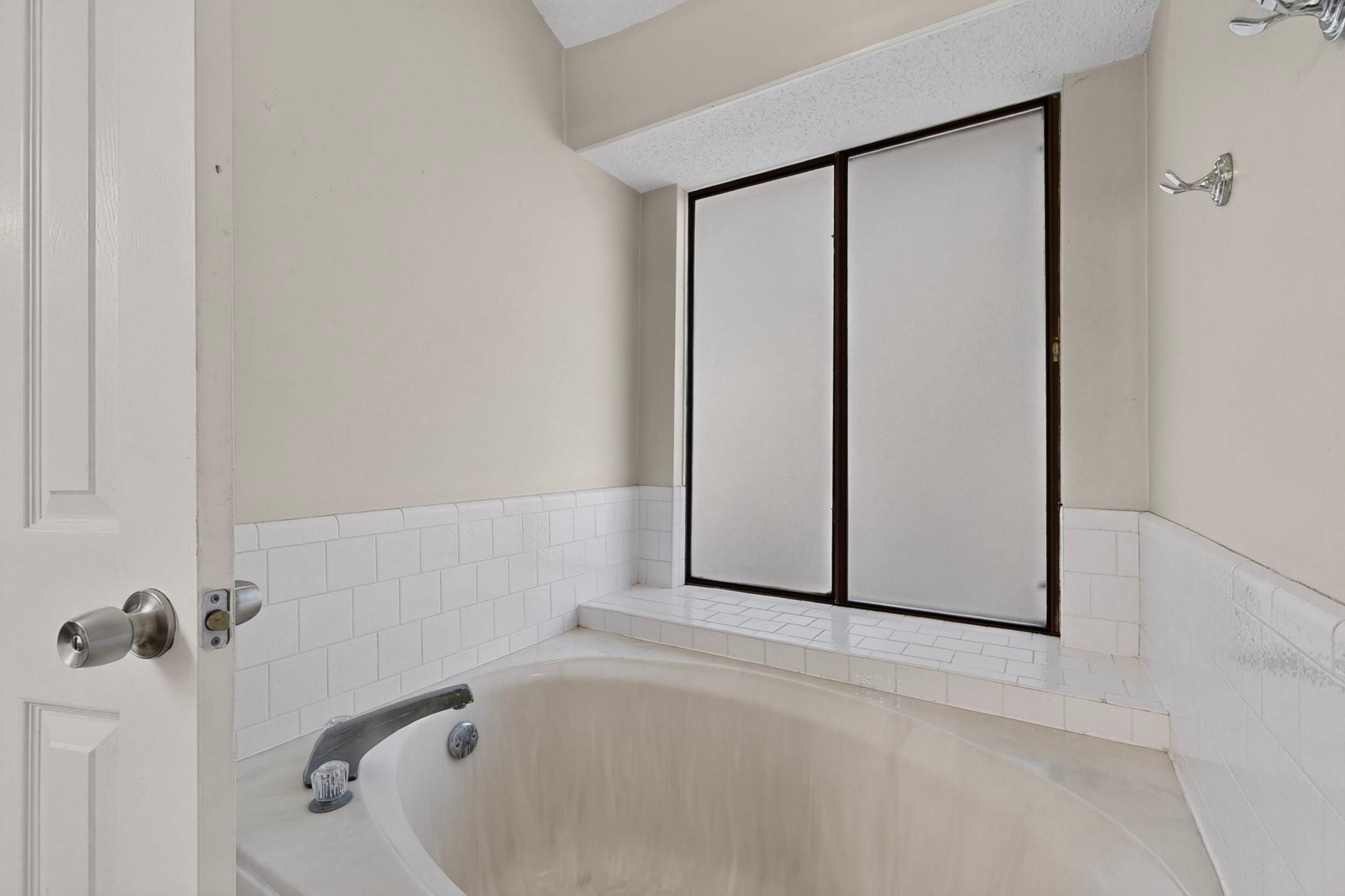 1219 Bell Rock Cir Property Photo 18