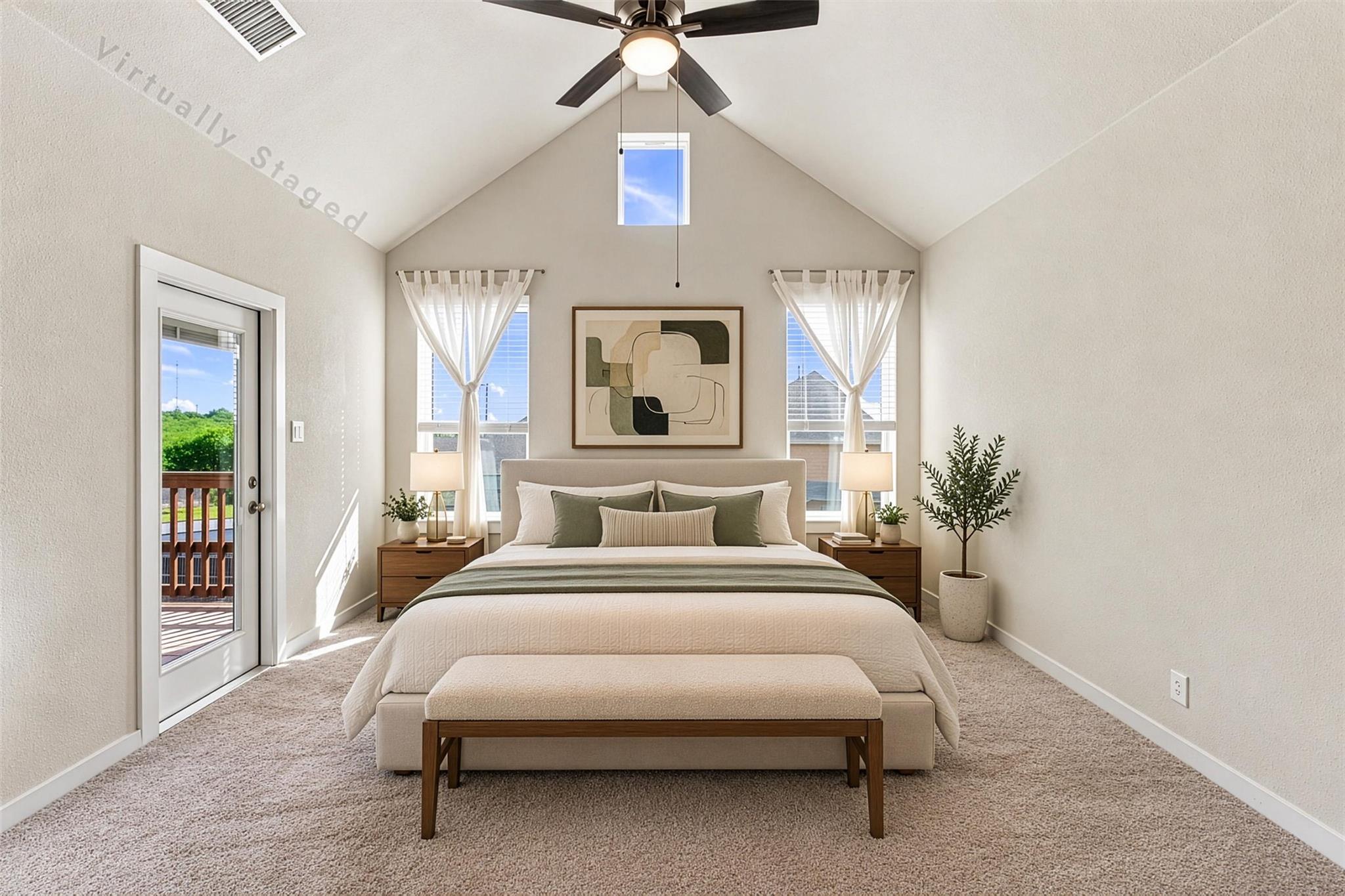 1056 Slight St Property Photo 5