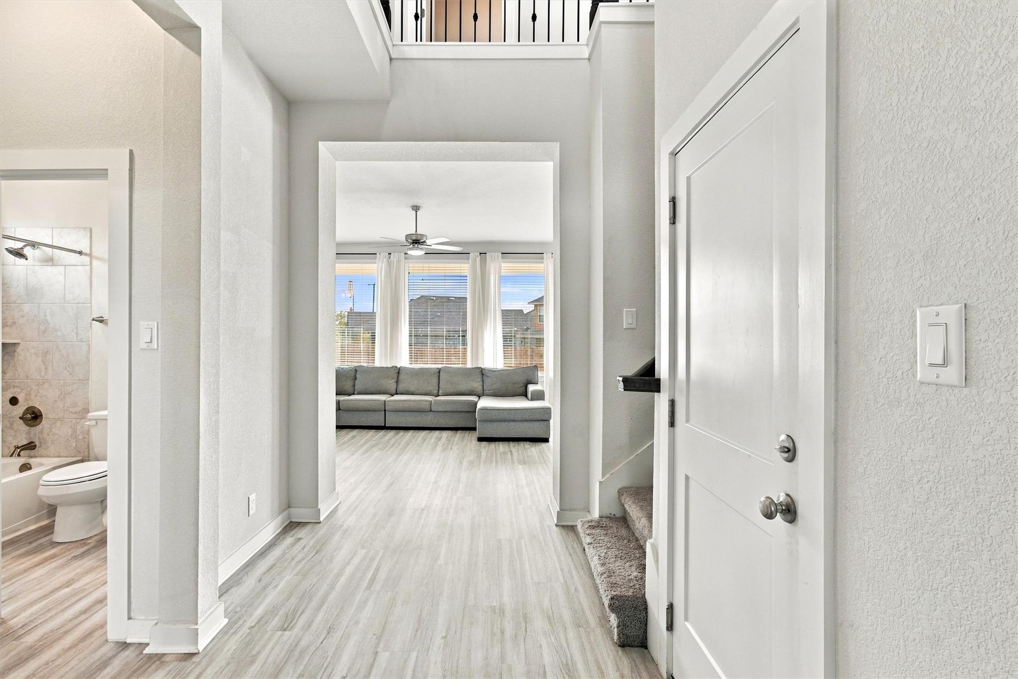 1056 Slight St Property Photo 8