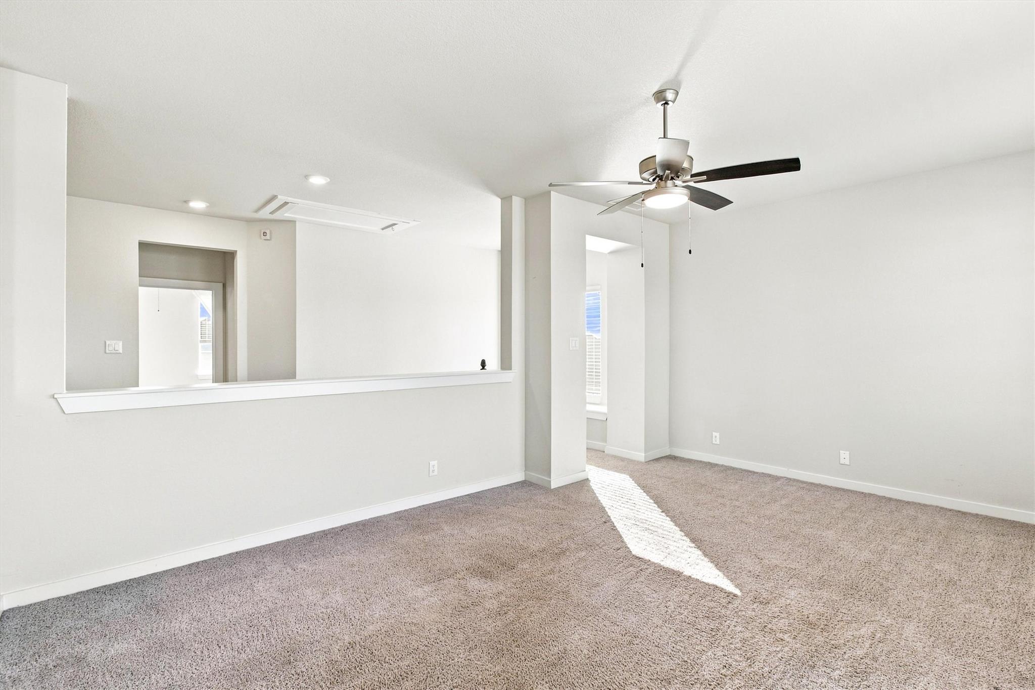 1056 Slight St Property Photo 10