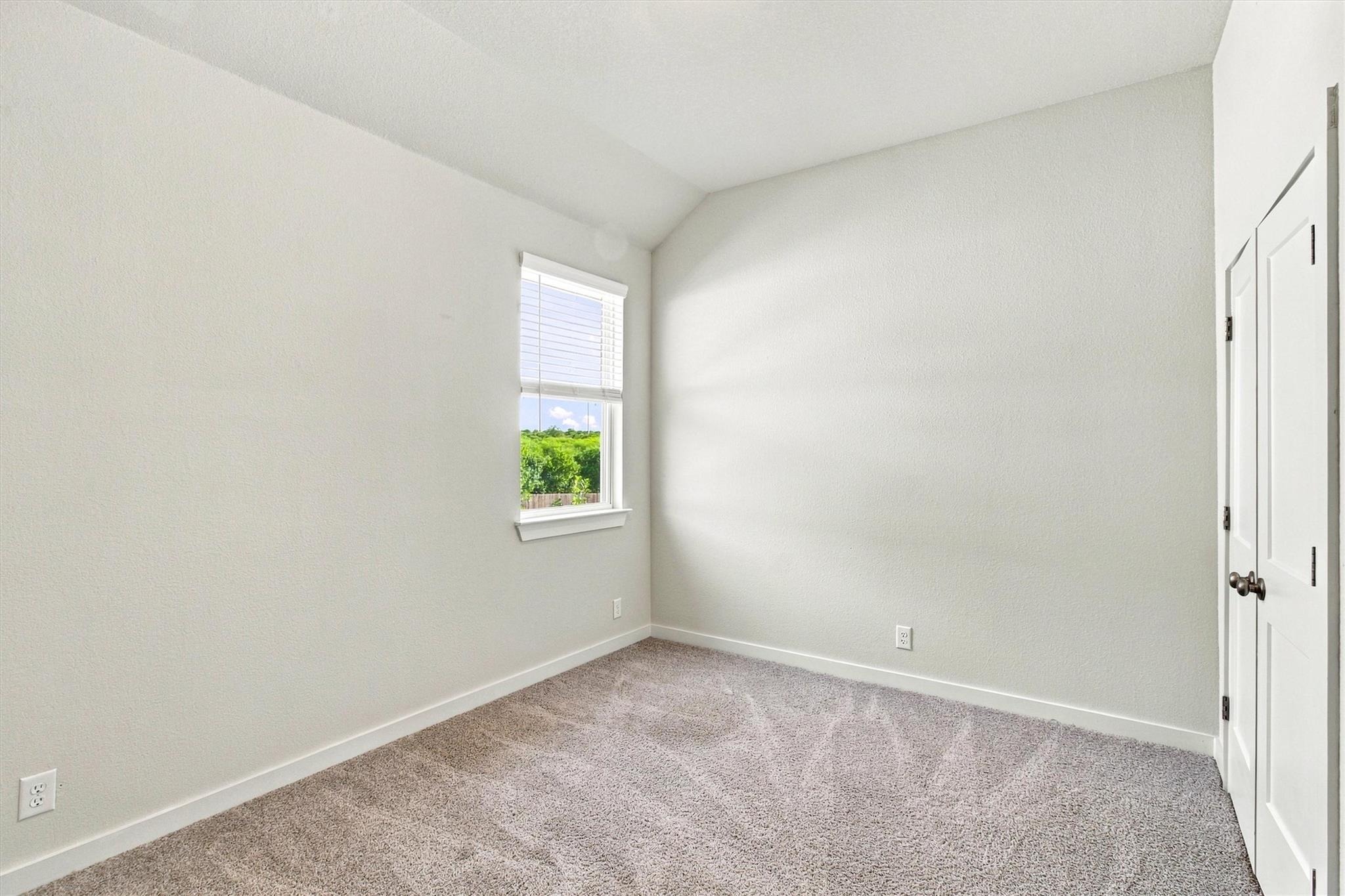1056 Slight St Property Photo 12