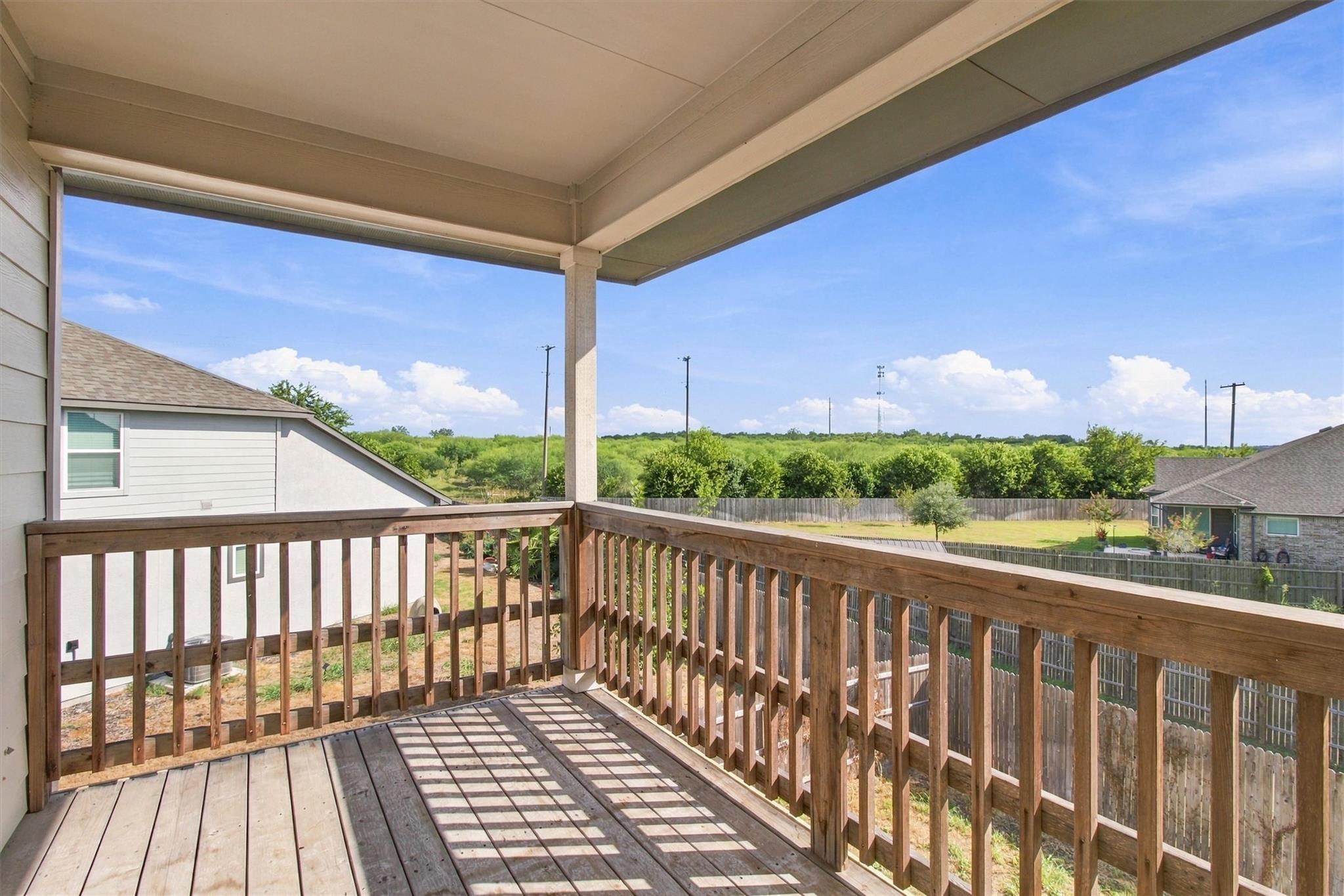 1056 Slight St Property Photo 19