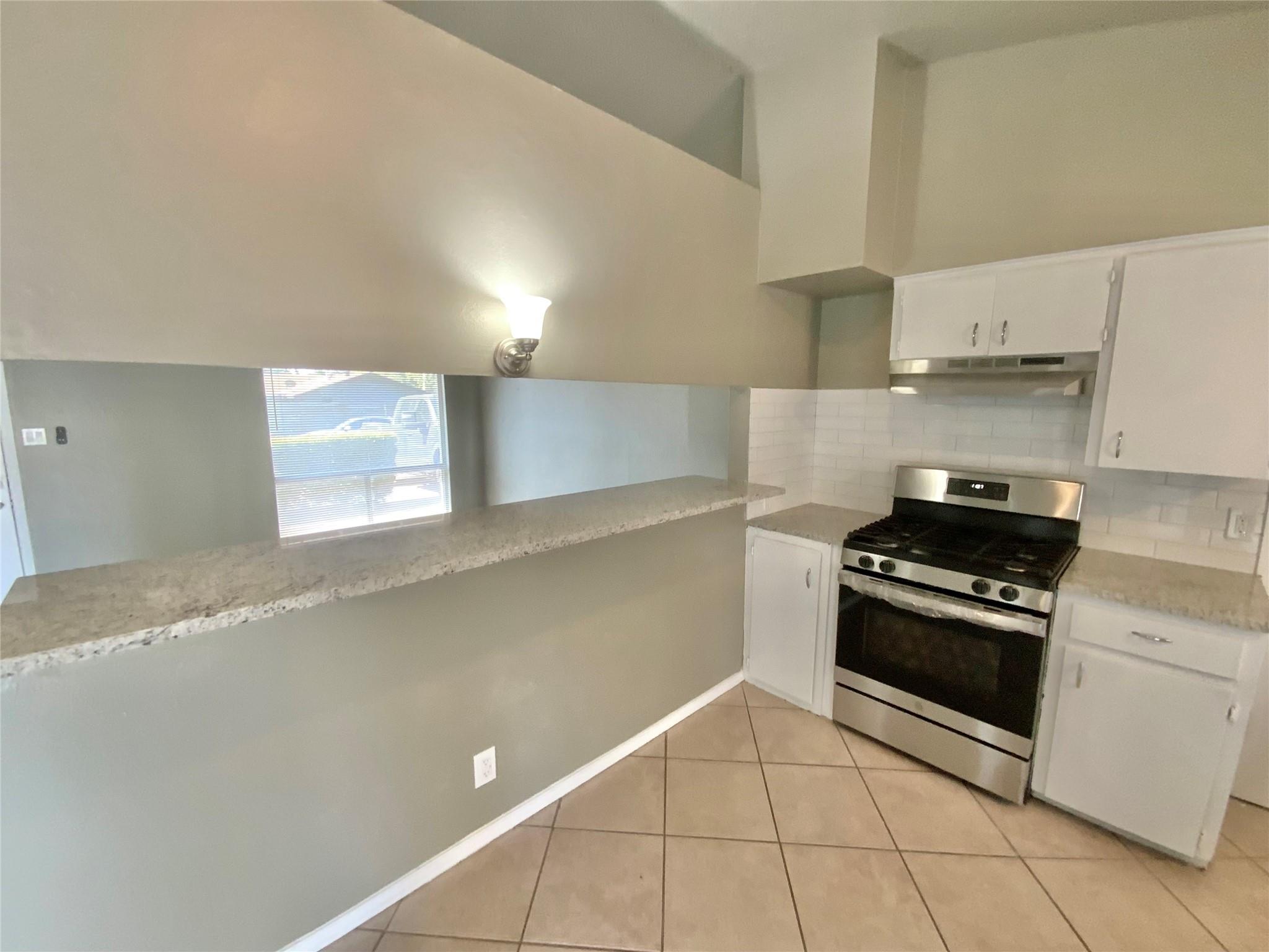 104 W Starling Dr Property Photo 3