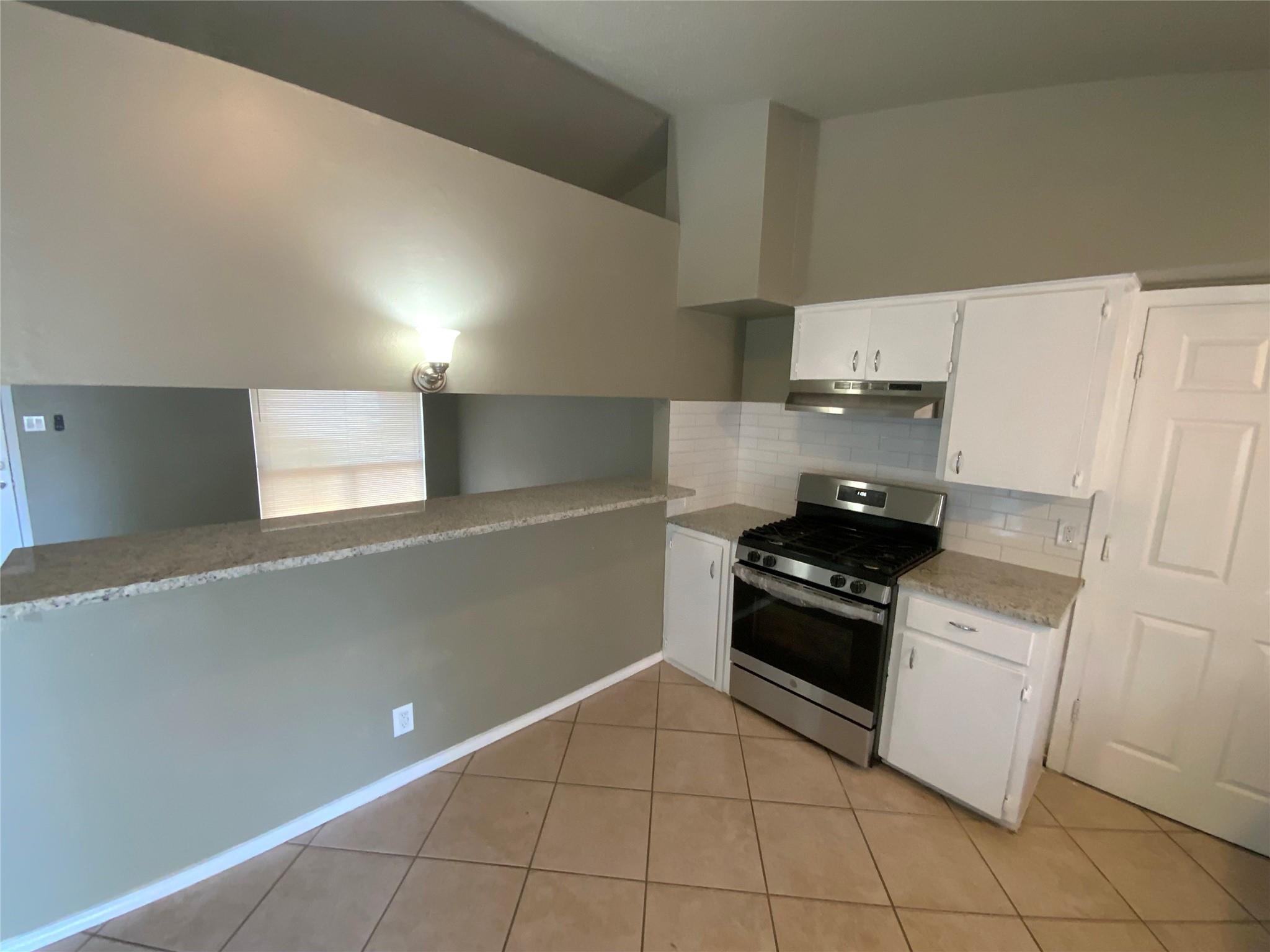 104 W Starling Dr Property Photo 5