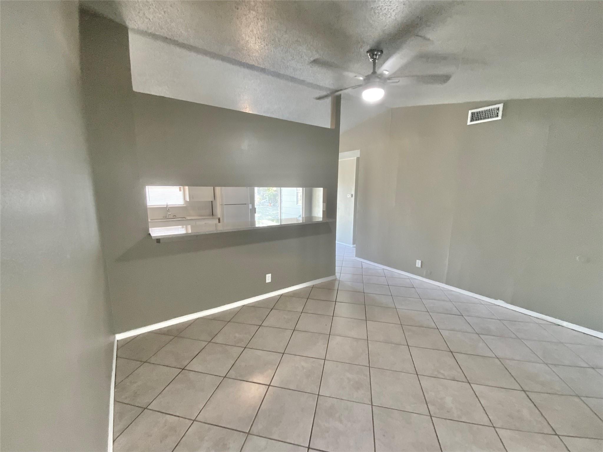 104 W Starling Dr Property Photo 6