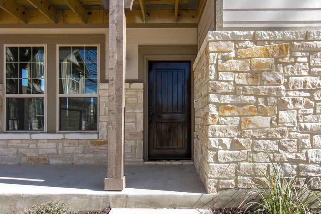 9503 Mcknight Loop Property Photo 4