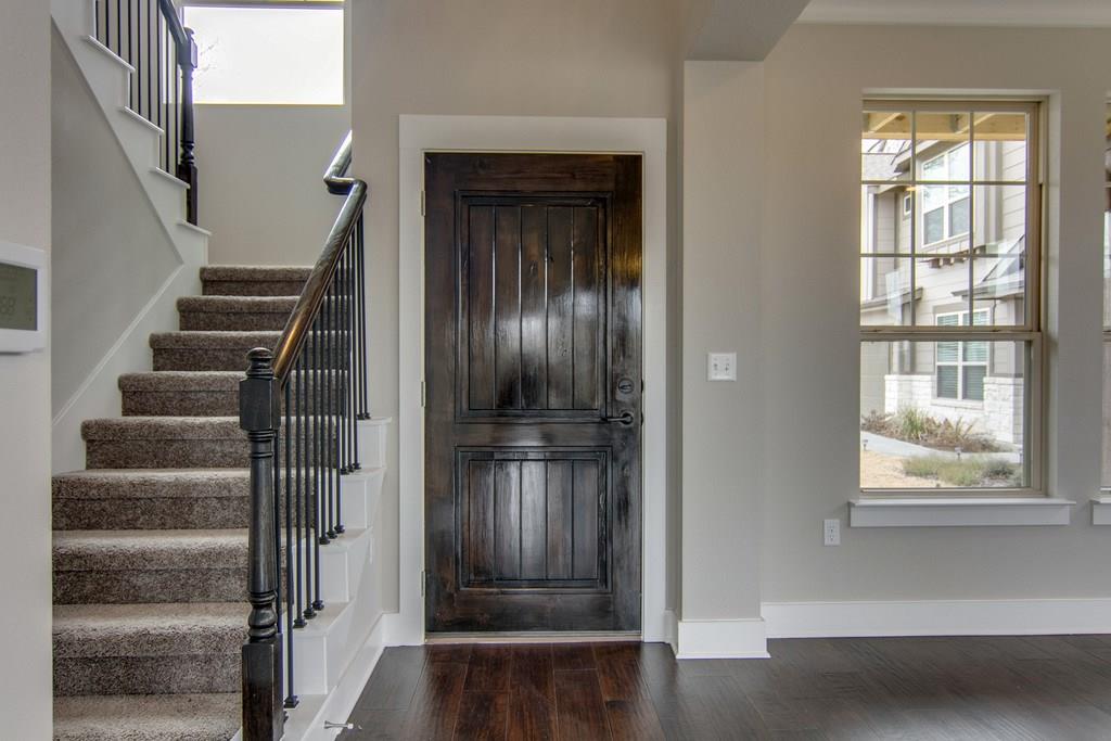 9503 Mcknight Loop Property Photo 5