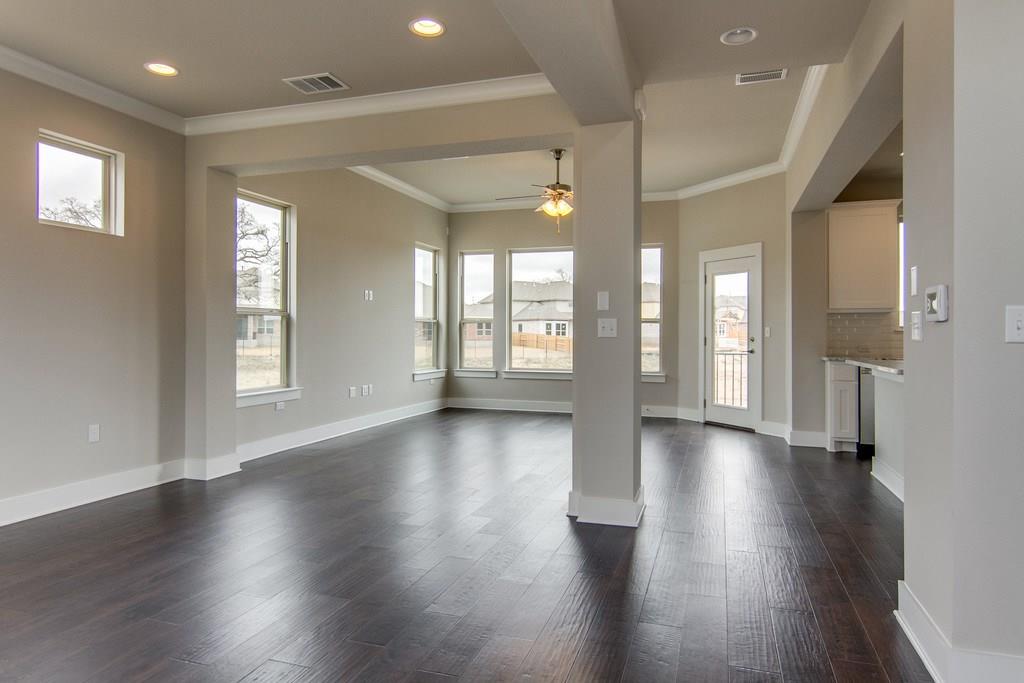 9503 Mcknight Loop Property Photo 6