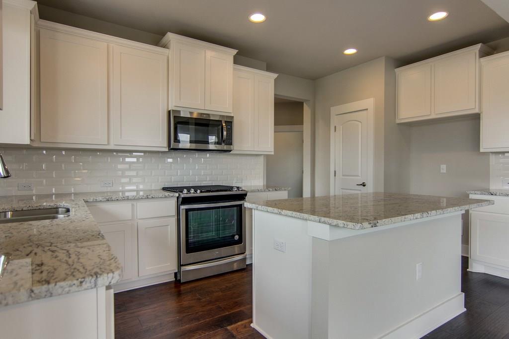 9503 Mcknight Loop Property Photo 13