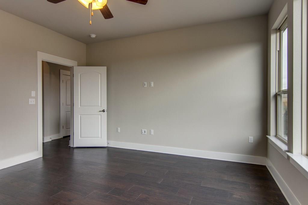 9503 Mcknight Loop Property Photo 19