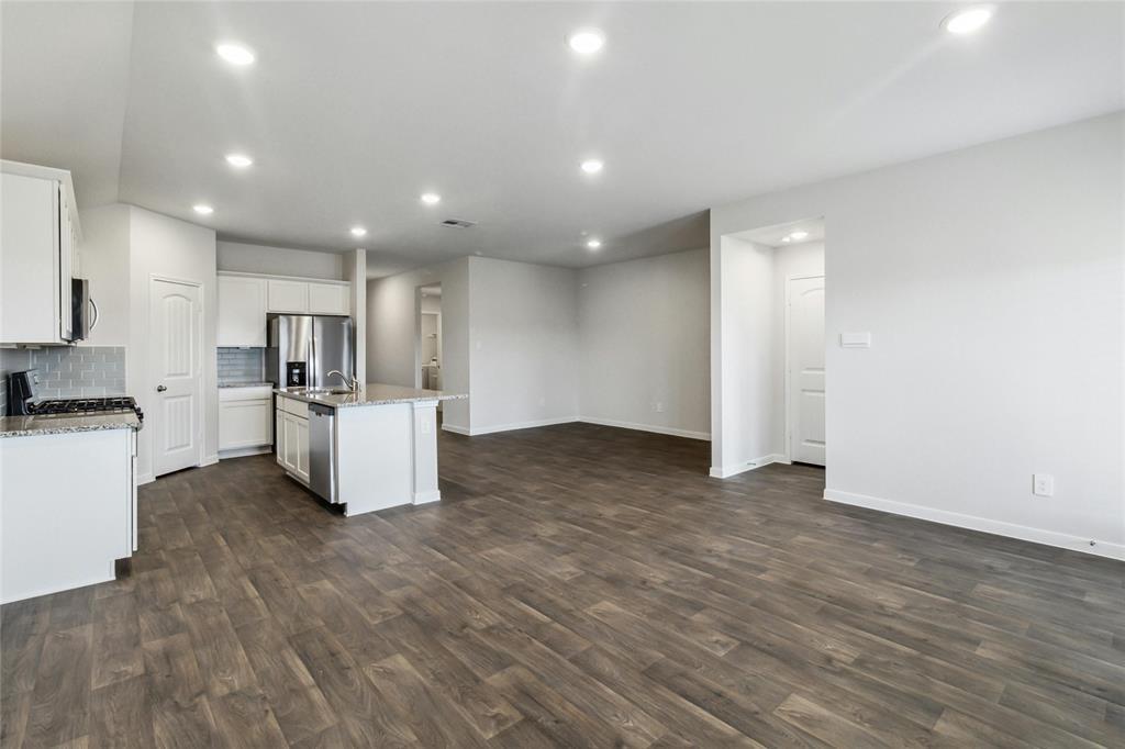 315 Belmont Pl Property Photo 6
