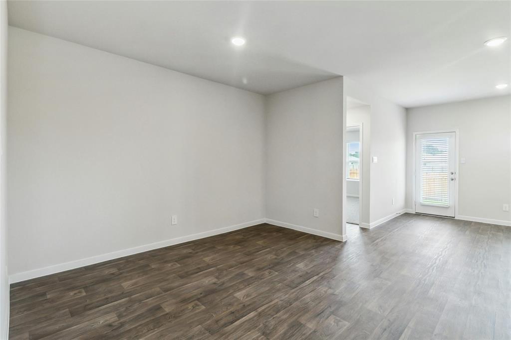 315 Belmont Pl Property Photo 9