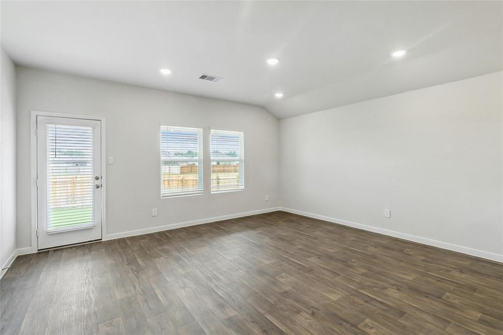 315 Belmont Pl Property Photo 10