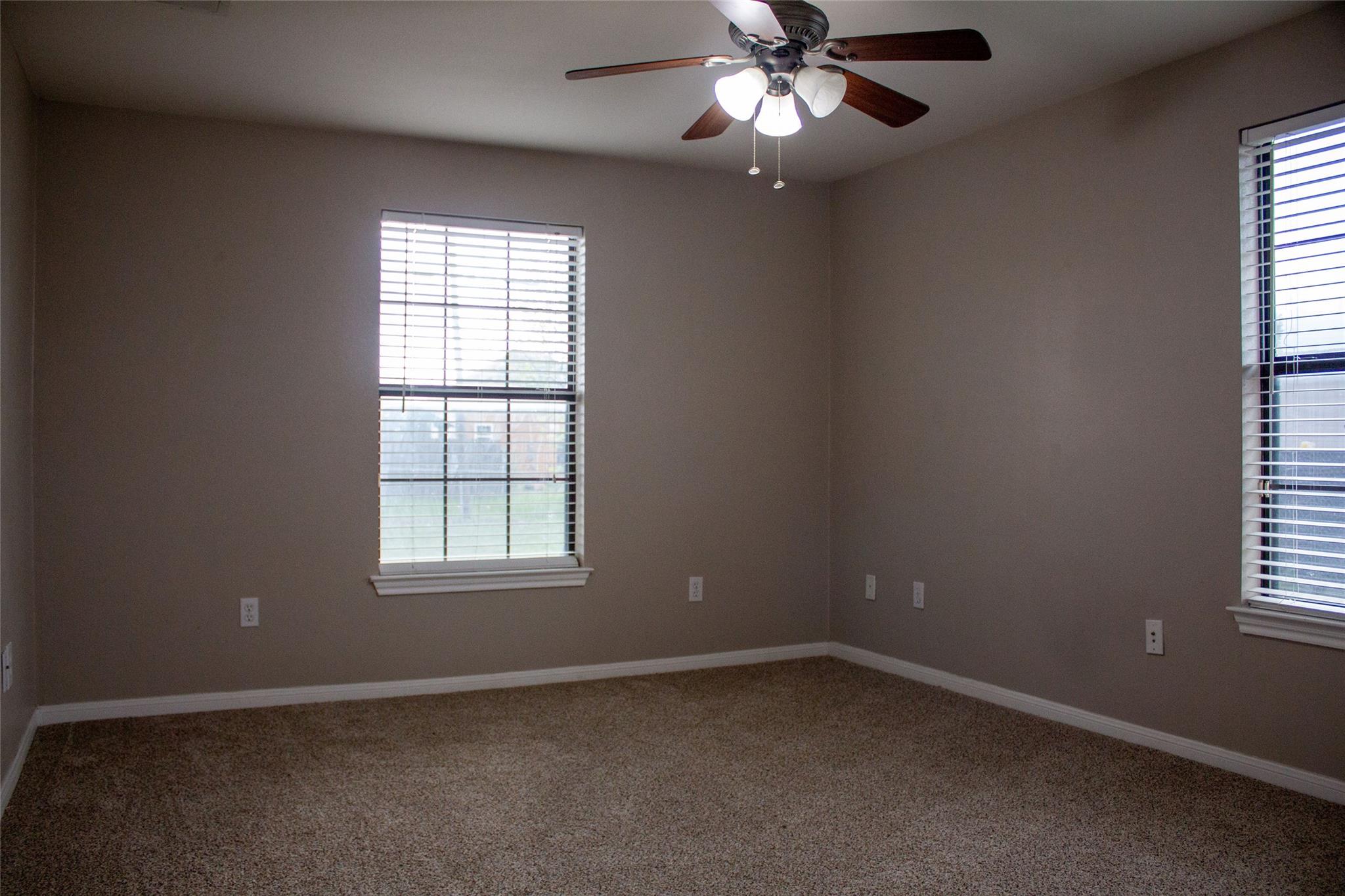 208 Shaw St Property Photo 6