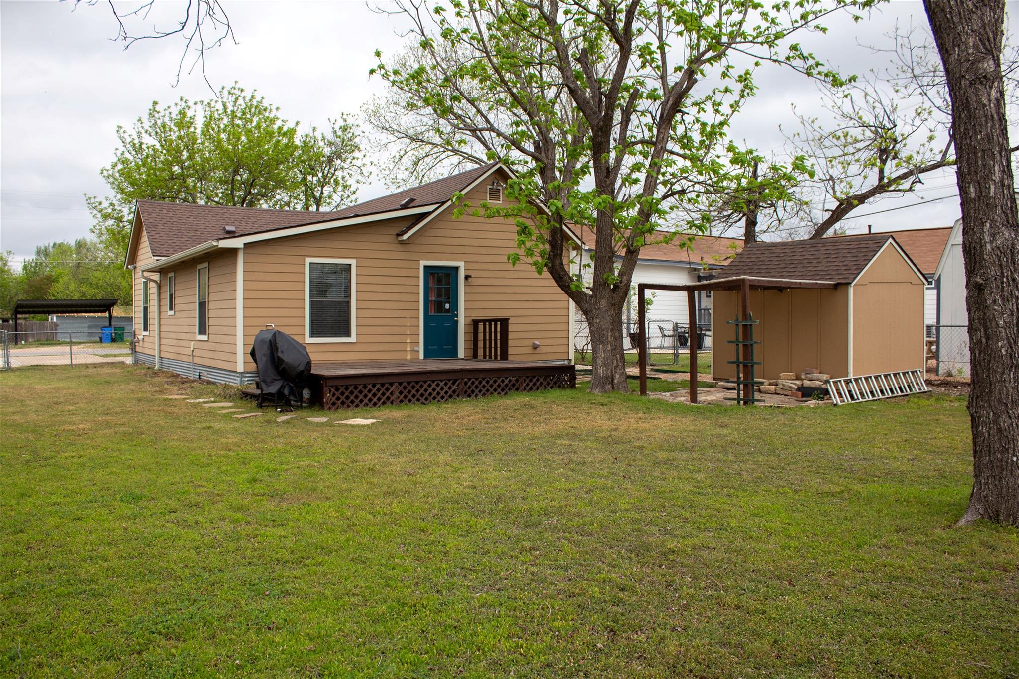 208 Shaw St Property Photo 25