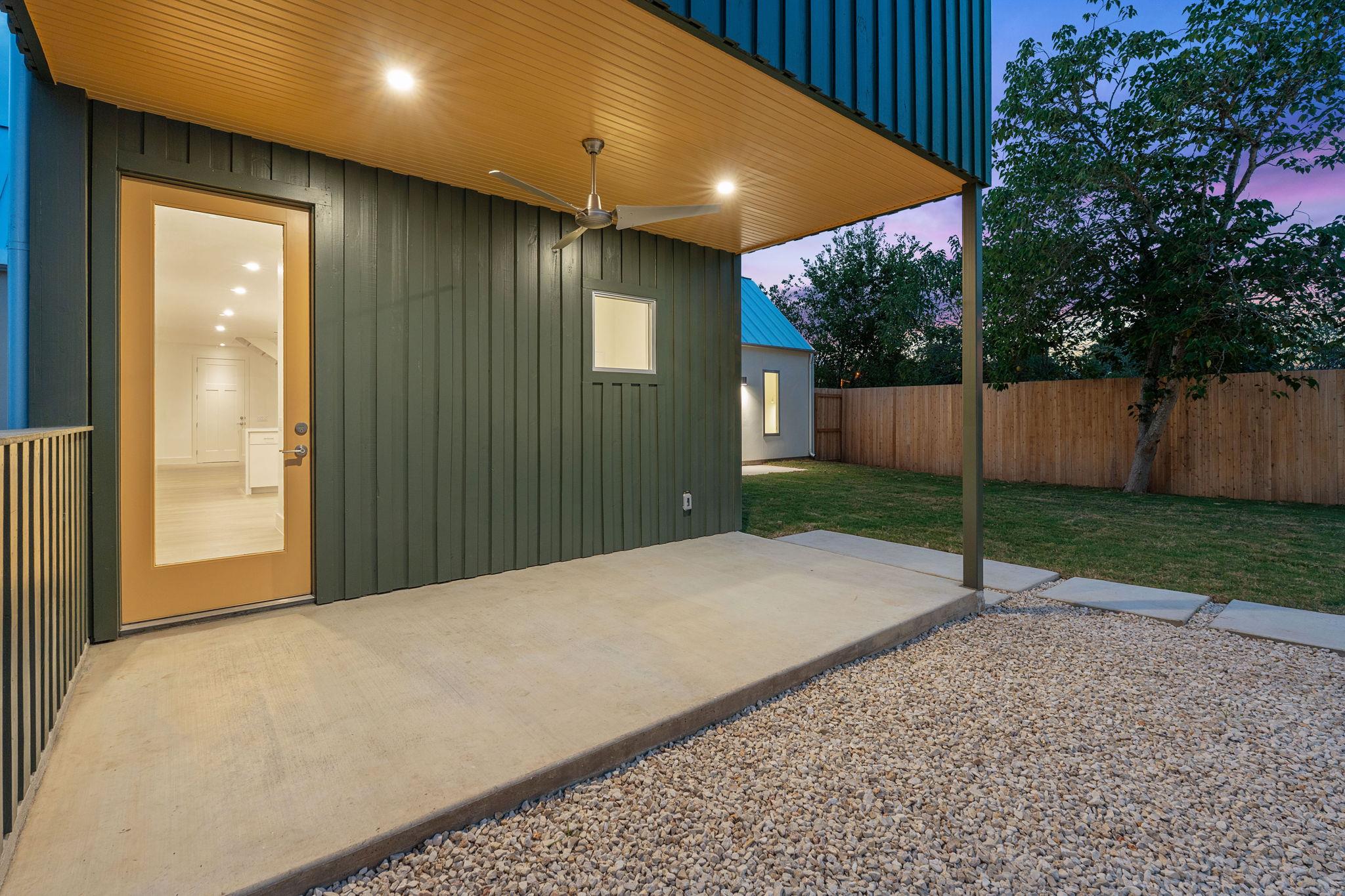 420 S Brazos St Property Photo 6
