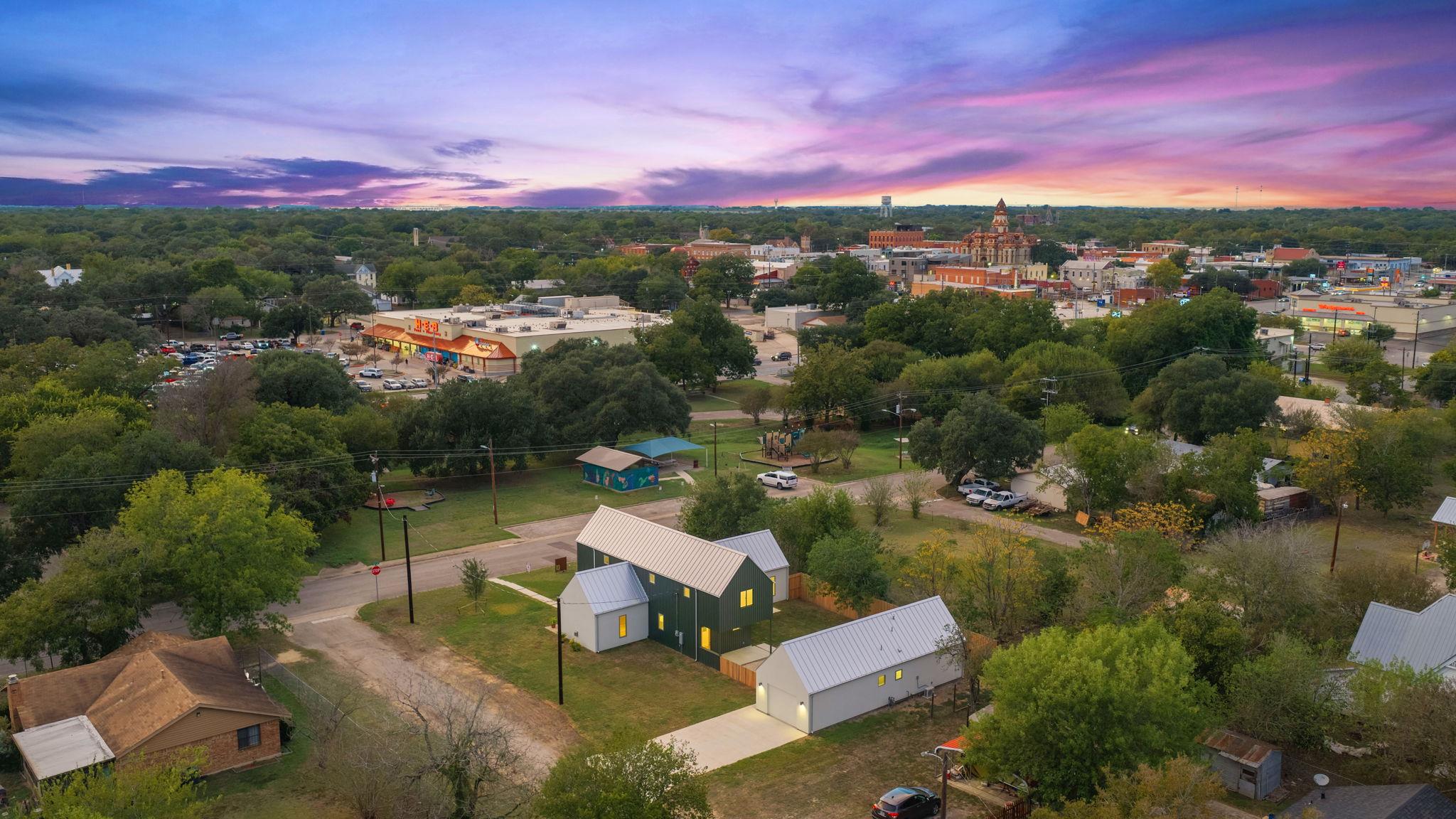 420 S Brazos St Property Photo 8