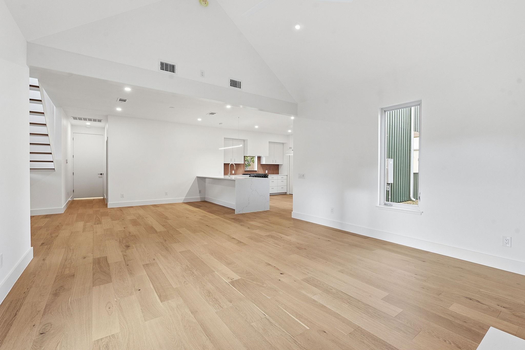 420 S Brazos St Property Photo 13