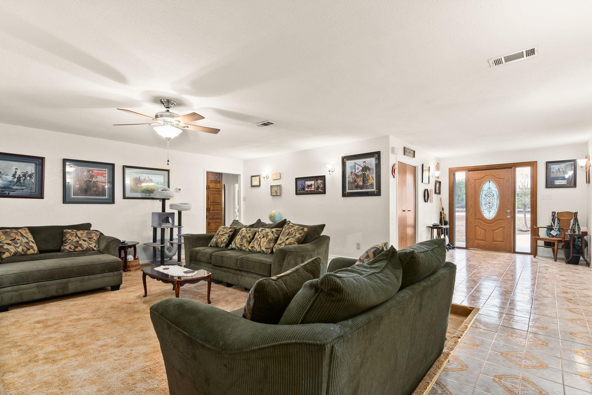 129 Pedernales Ln Property Photo 5