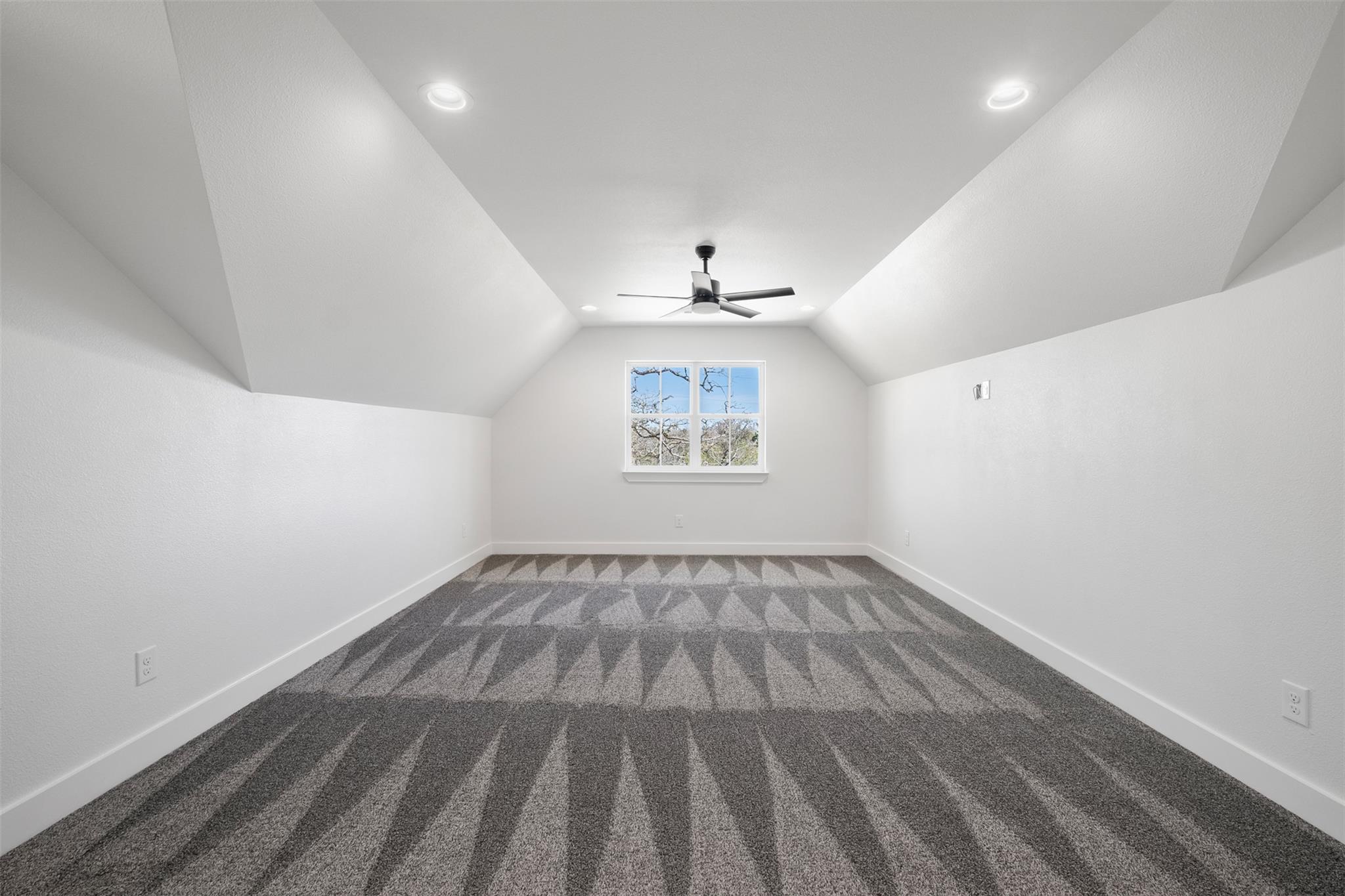 113 Eaglenest Ct Property Photo 31