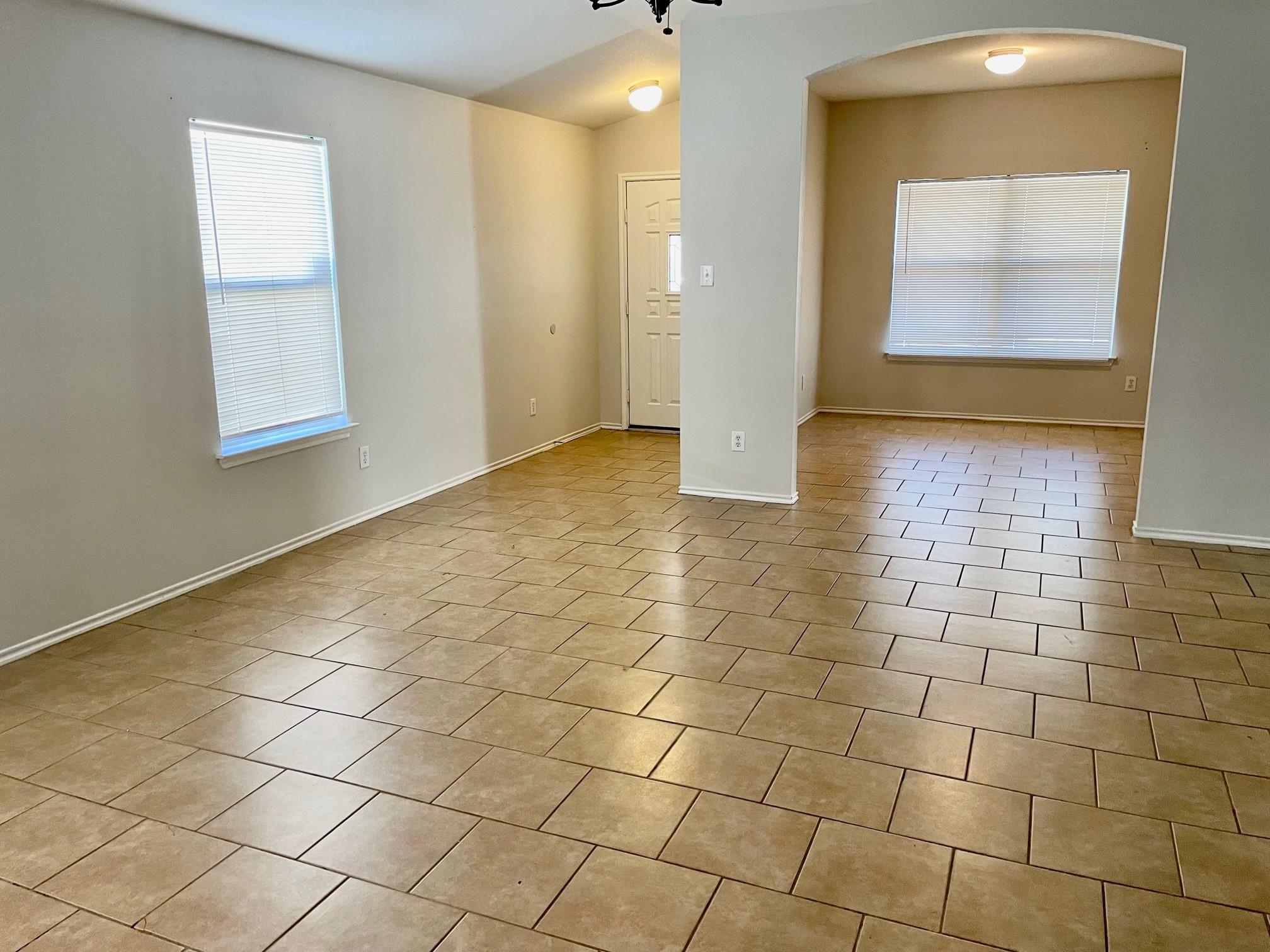 112 Cowboy Cv Property Photo 4
