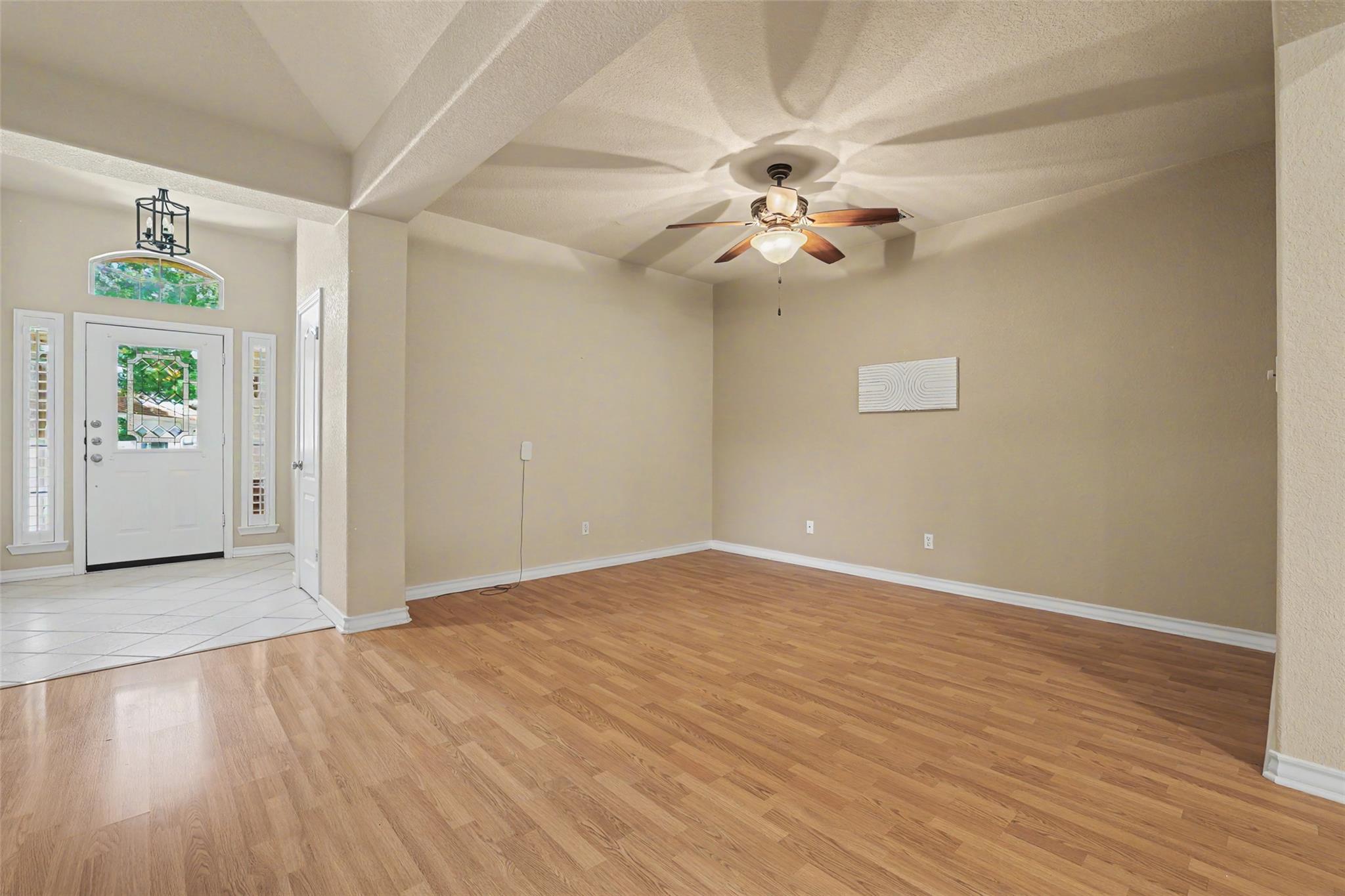 30107 Hamlet Cir Property Photo 8