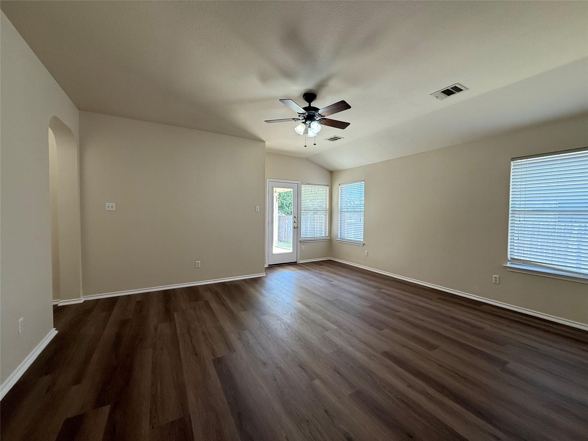 3403 Rod Carew Dr Property Photo 4