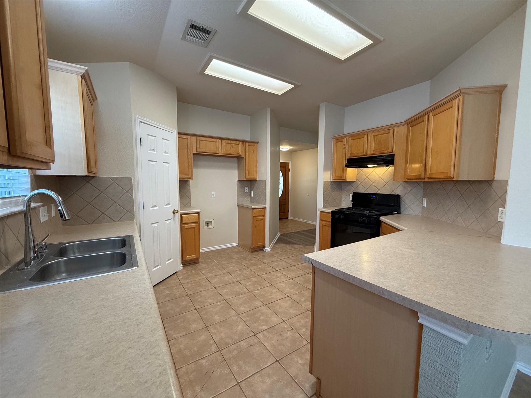 3403 Rod Carew Dr Property Photo 6