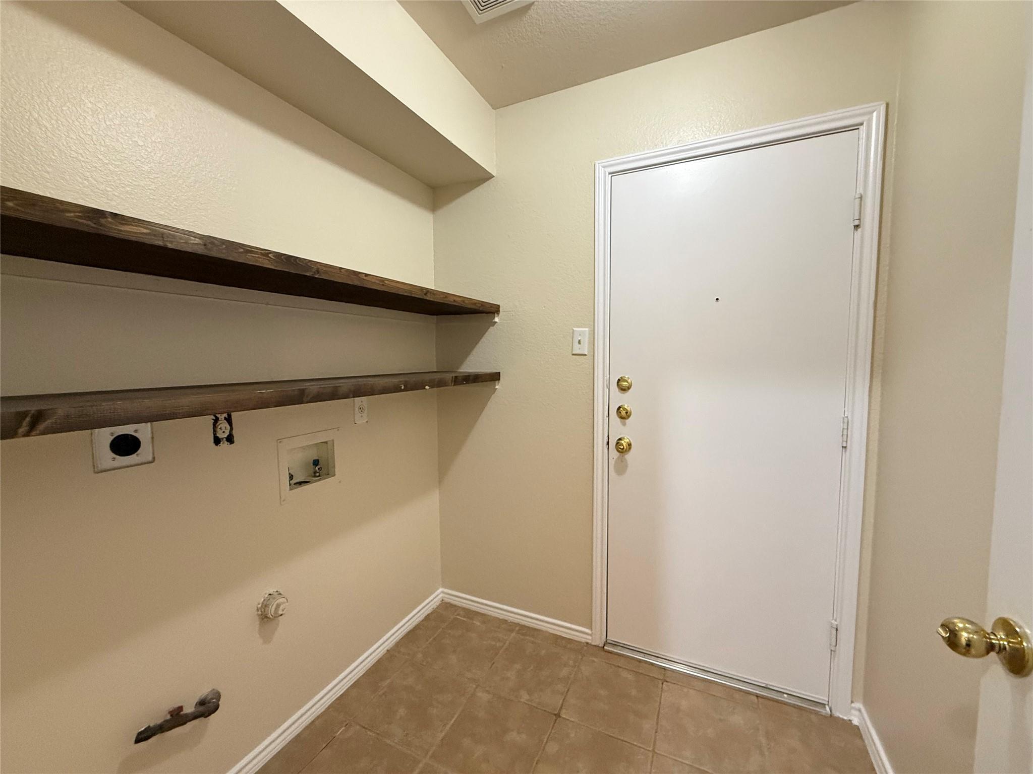 3403 Rod Carew Dr Property Photo 8