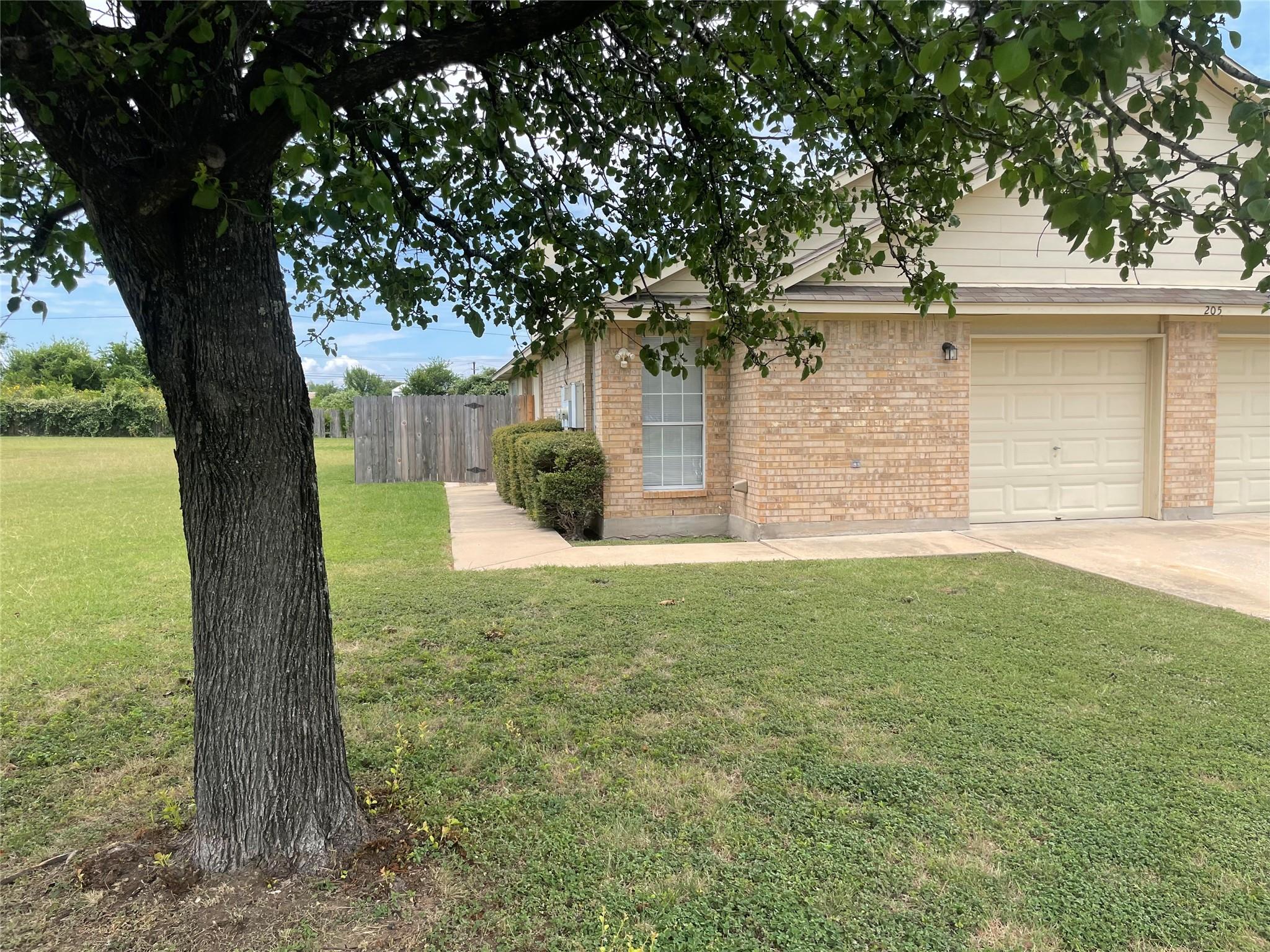205 Axis Deer Trl #a Property Photo 1