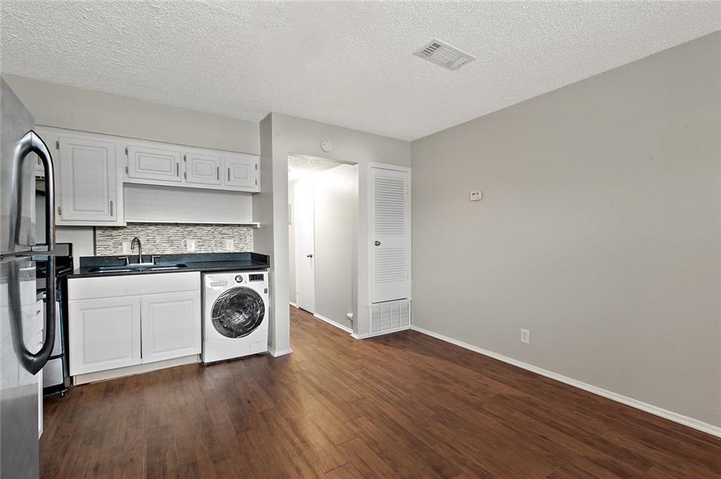 2401 Manor Rd #216 Property Photo 2