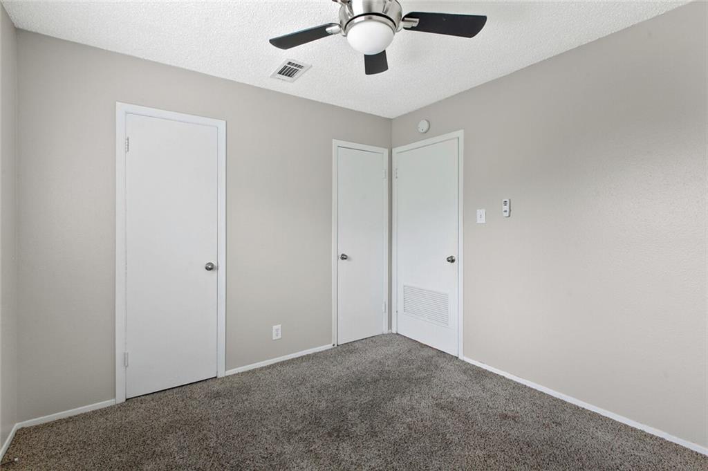 2401 Manor Rd #216 Property Photo 7