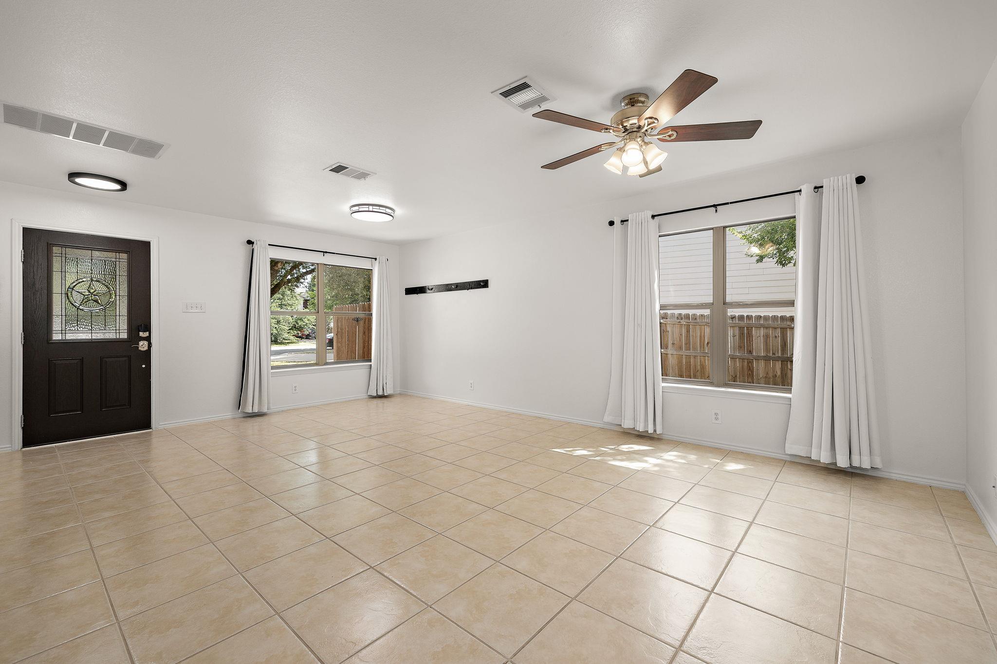 201 Lexington None Property Photo 9