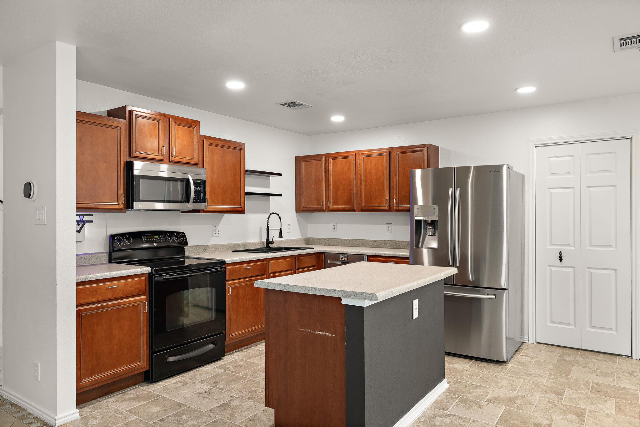 201 Lexington None Property Photo 17