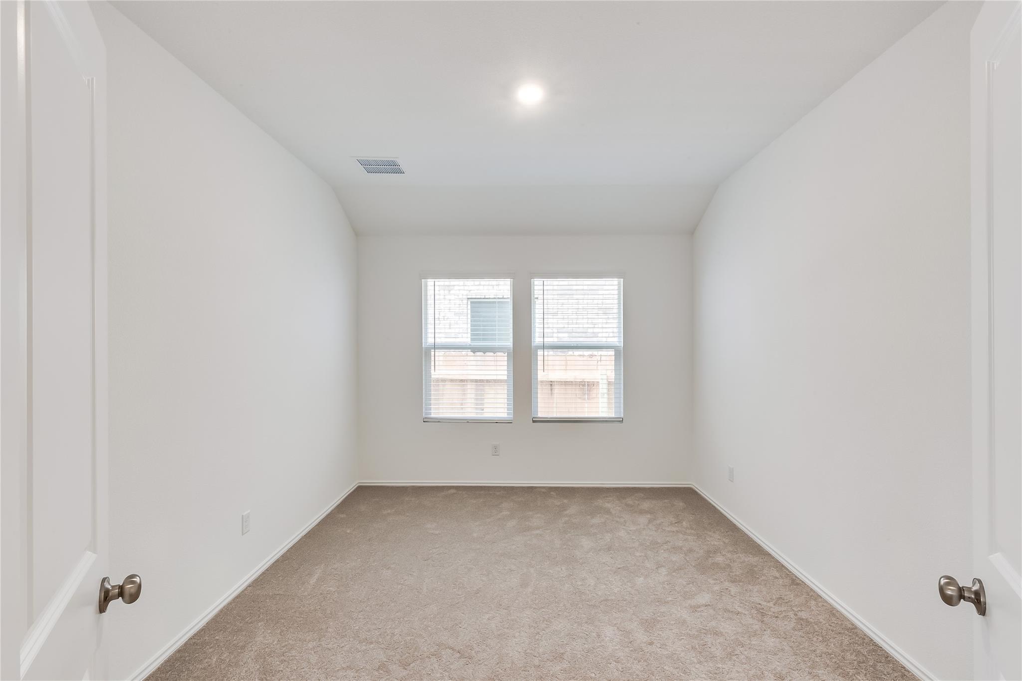 2000 Gilmer Way Property Photo 18