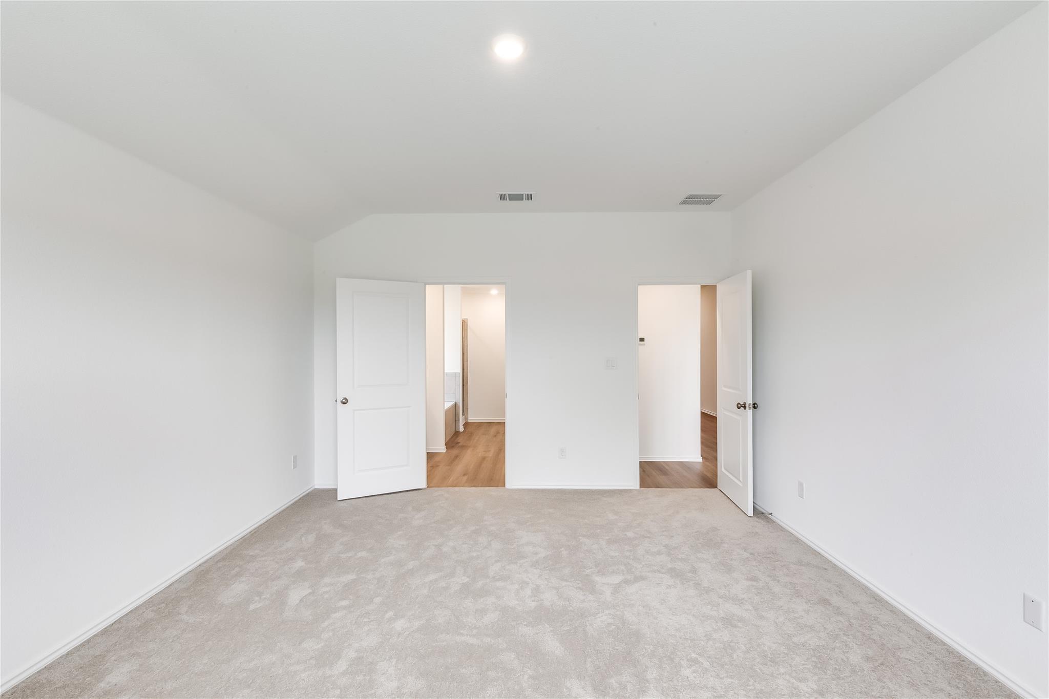2000 Gilmer Way Property Photo 19