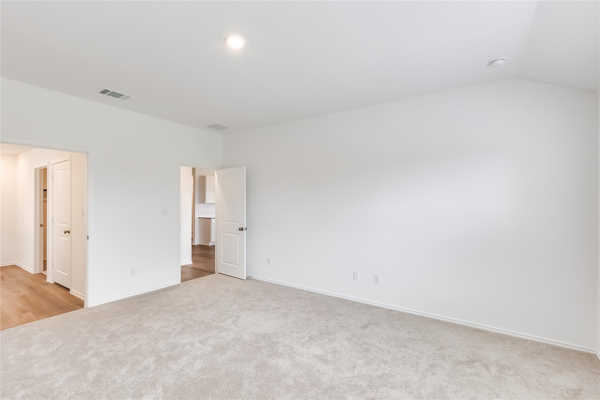 2000 Gilmer Way Property Photo 20